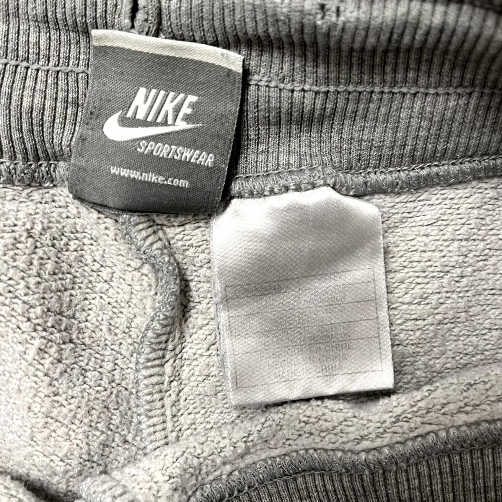 Nike Y2K Nike Sportswear Sweatpants Pants Womens Medium Gray Elastic Waist Pockets Drawstring Jogger Size 30" / US 8 / IT 44 - 2 Thumbnail