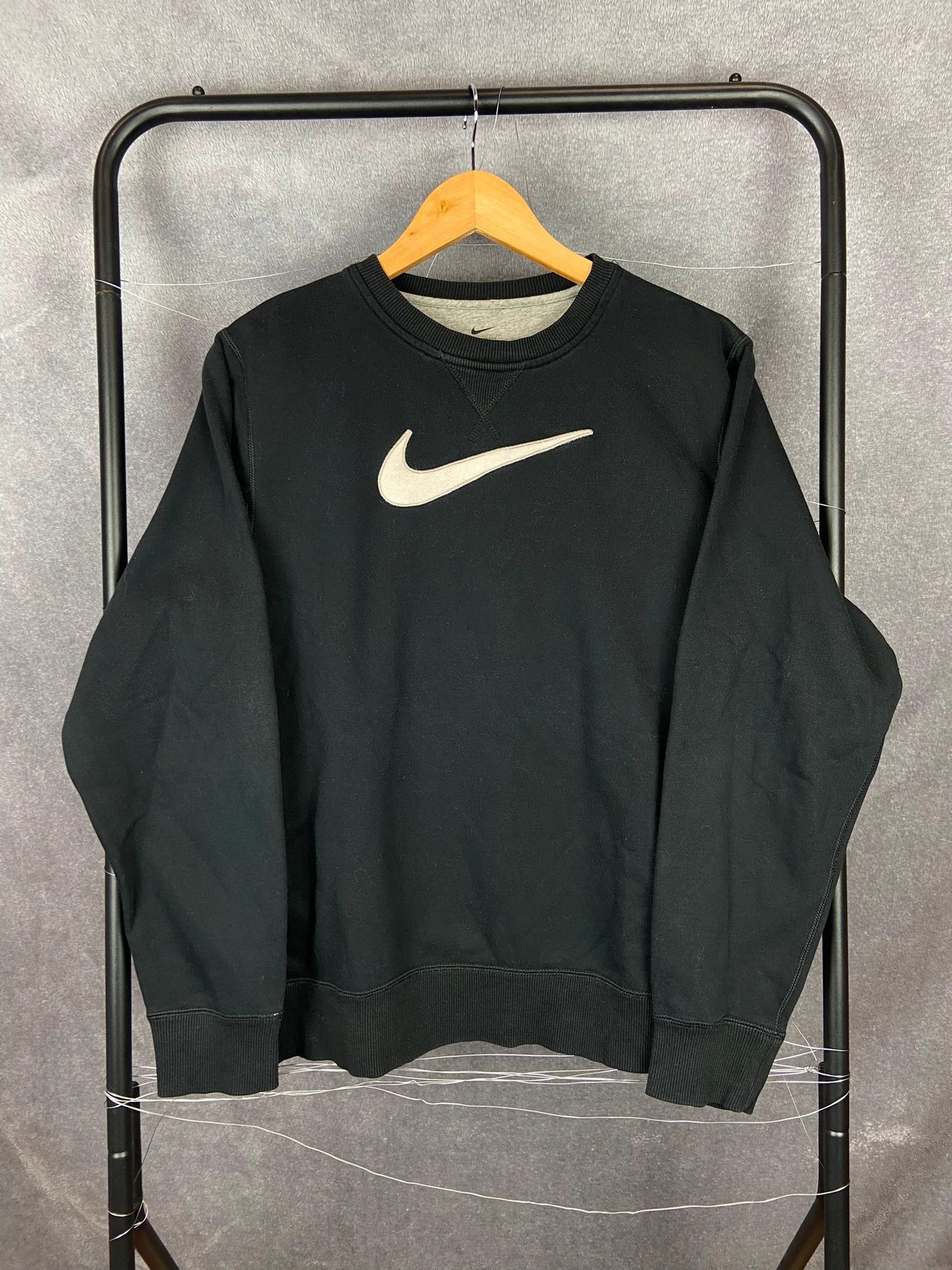 Nike Crewneck Nike black vintage swoosh spellout logo S Size US S / EU 44-46 / 1 - 1 Thumbnail