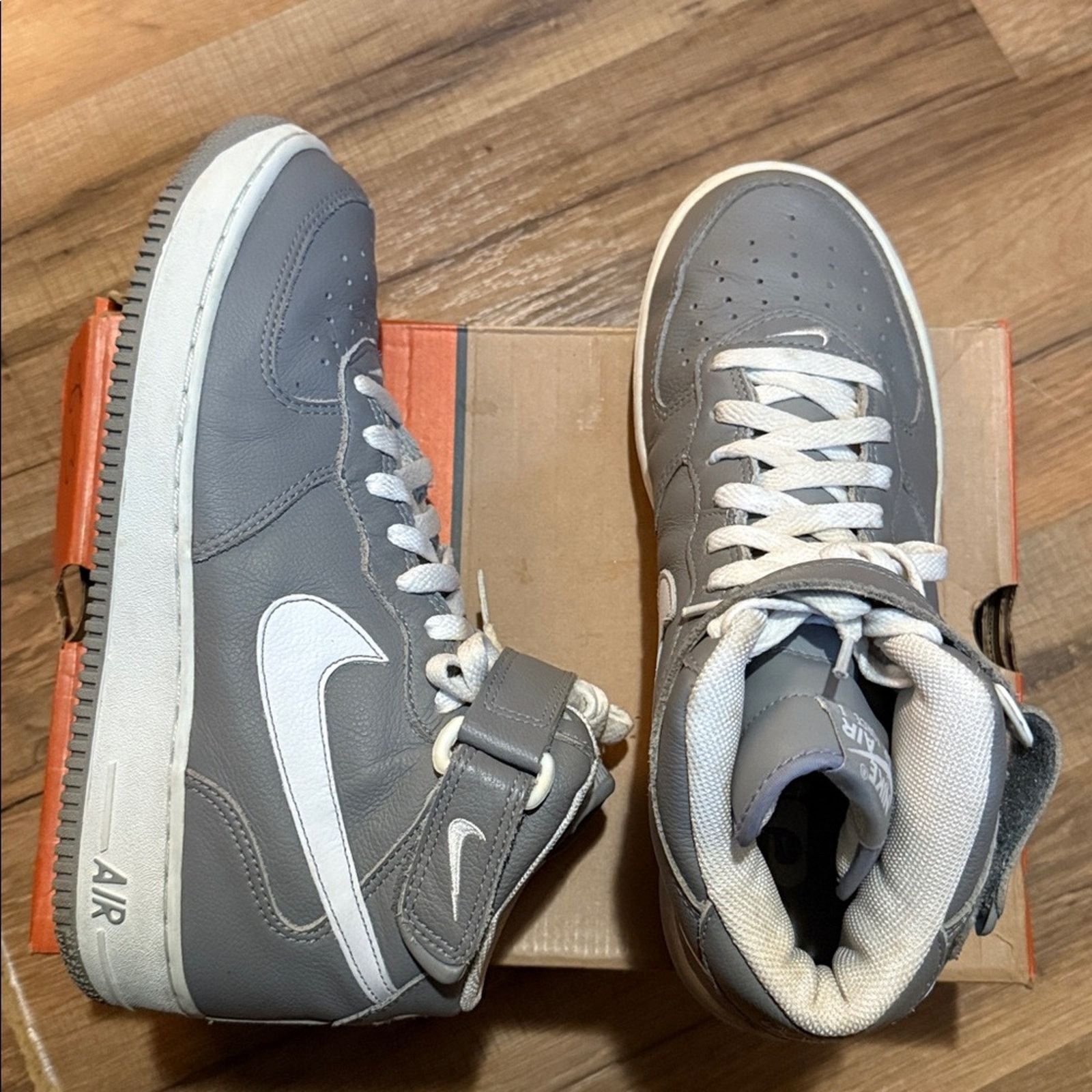 Nike 2002 Nike Air Force 1 Medium Grey White Size US 10 / EU 43 - 3 Thumbnail