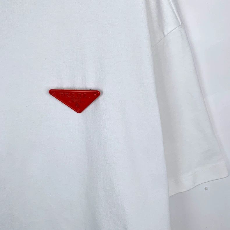 Prada Prada 21 styles of metal logo triangle logo round neck whit Size US L / EU 52-54 / 3 - 4 Thumbnail