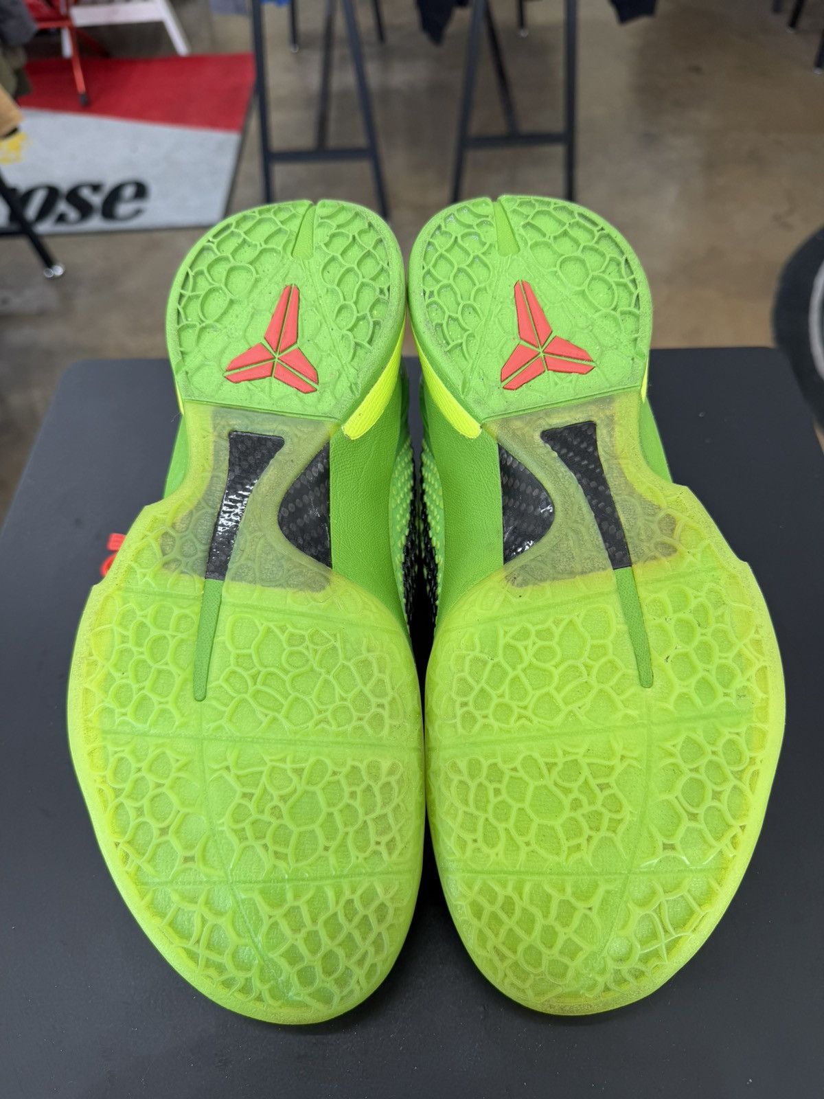 Nike Nike Kobe 6 Protro Grinch Size 9 (2020) Size US 9 / EU 42 - 9 Thumbnail