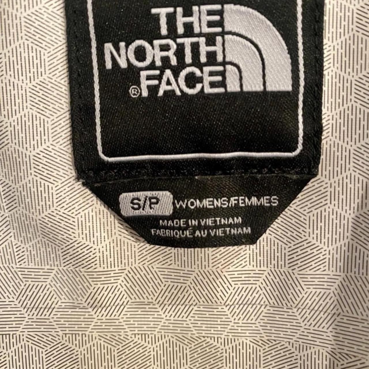 The North Face The North Face HyVent 2.5L Rain Jacket in Purple - Size S Size S / US 4 / IT 40 - 3 Thumbnail