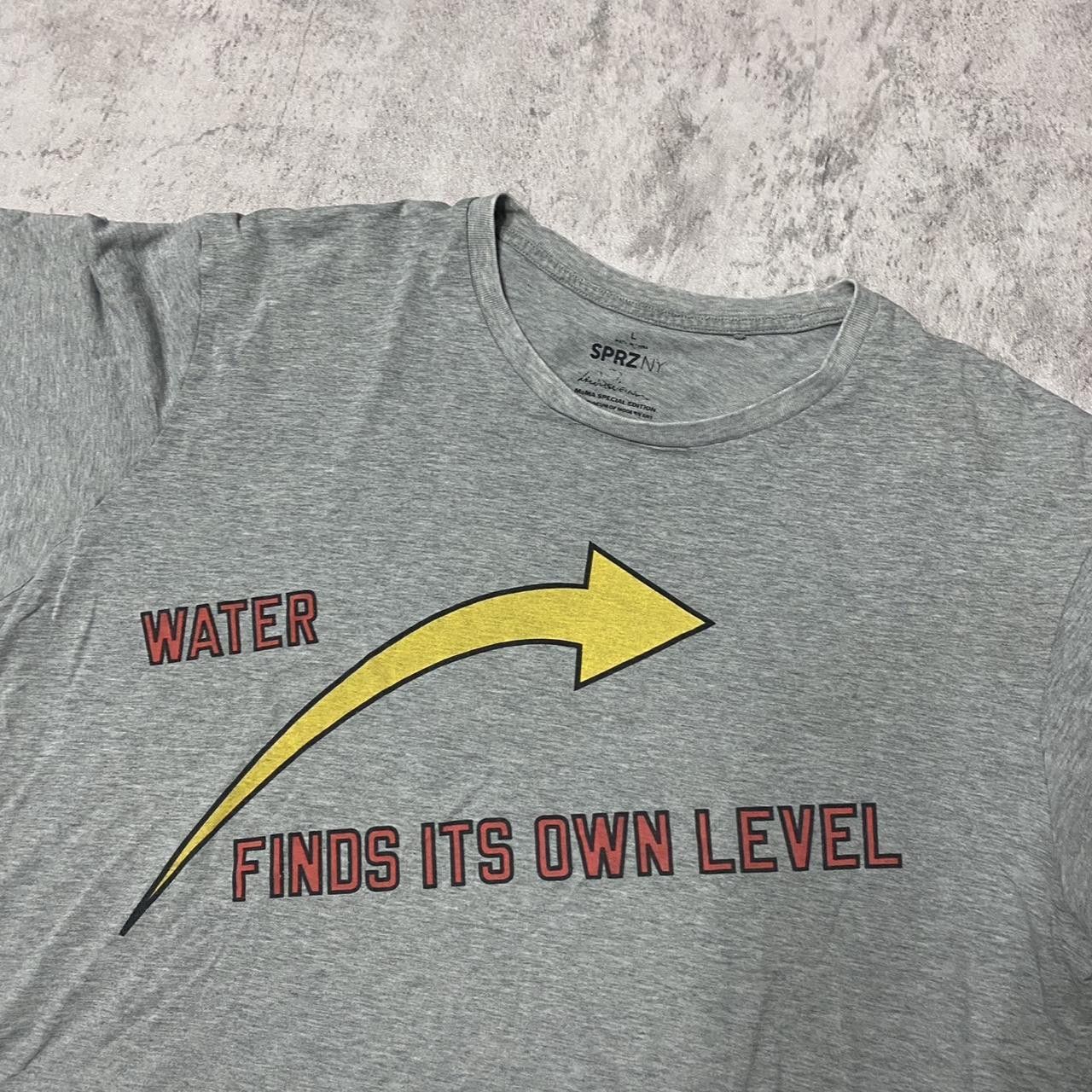 Other Grey graphic t-shirt with yellow arrow, Size US L / EU 52-54 / 3 - 2 Thumbnail