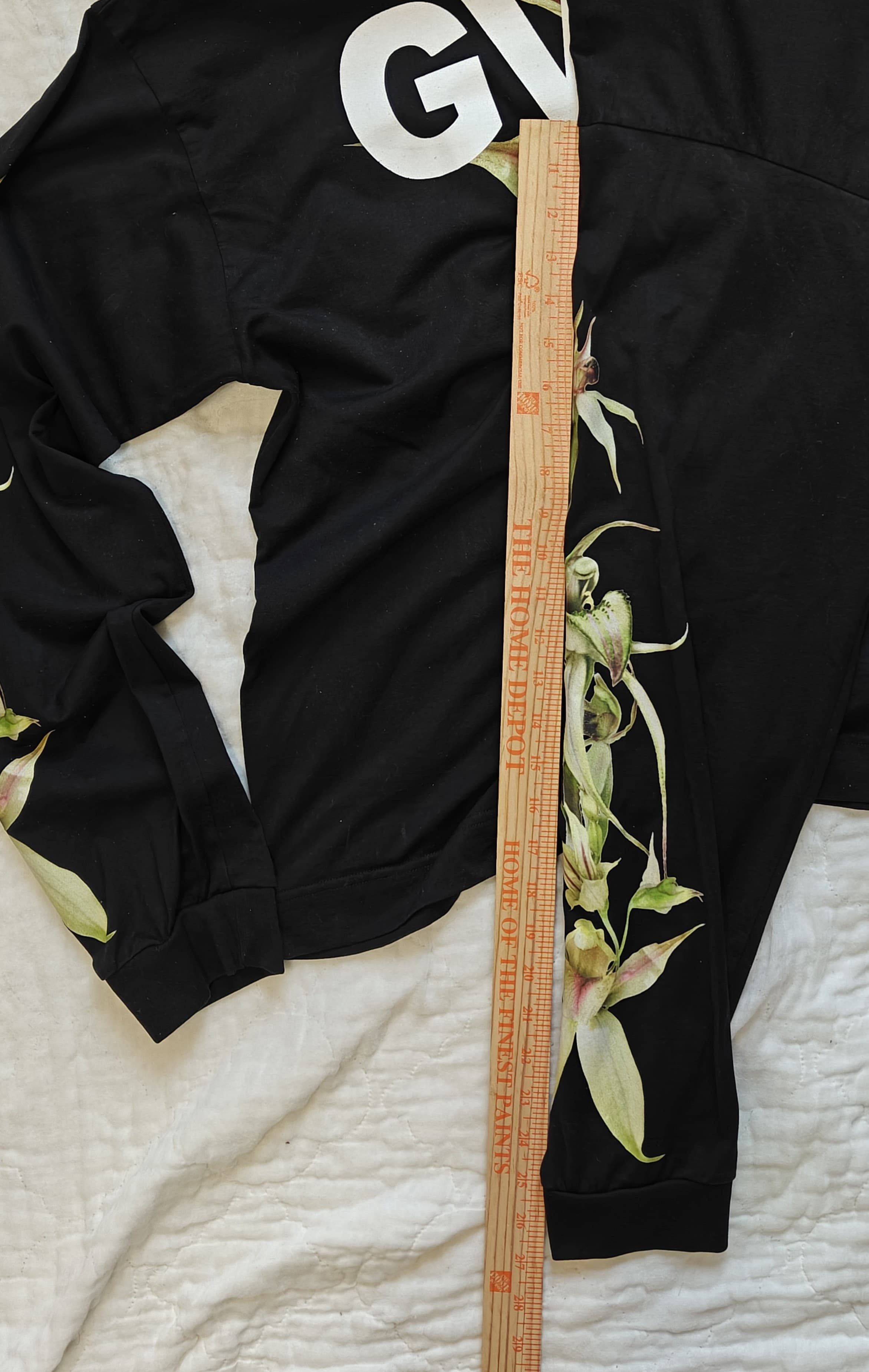 Givenchy Givenchy GVCY Floral Print 4G Logo LS T Shirt L Size US L / EU 52-54 / 3 - 12 Thumbnail
