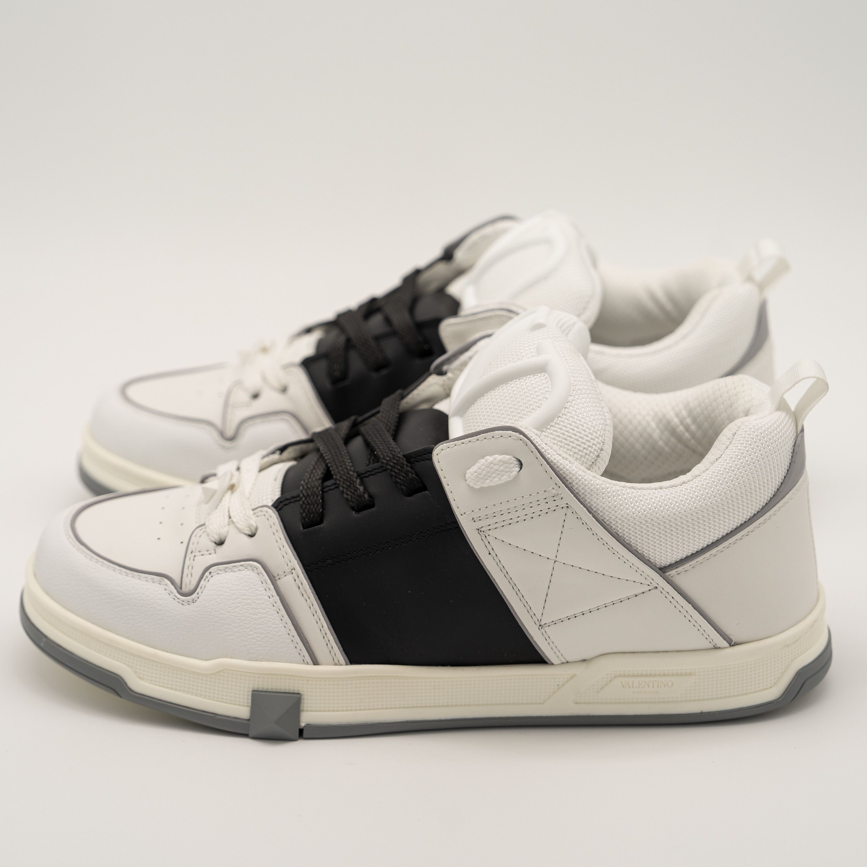 Valentino 44.5eu 11.5 us Valentino Open Skate Sneakers White Black Size US 11.5 / EU 44-45 - 4 Thumbnail