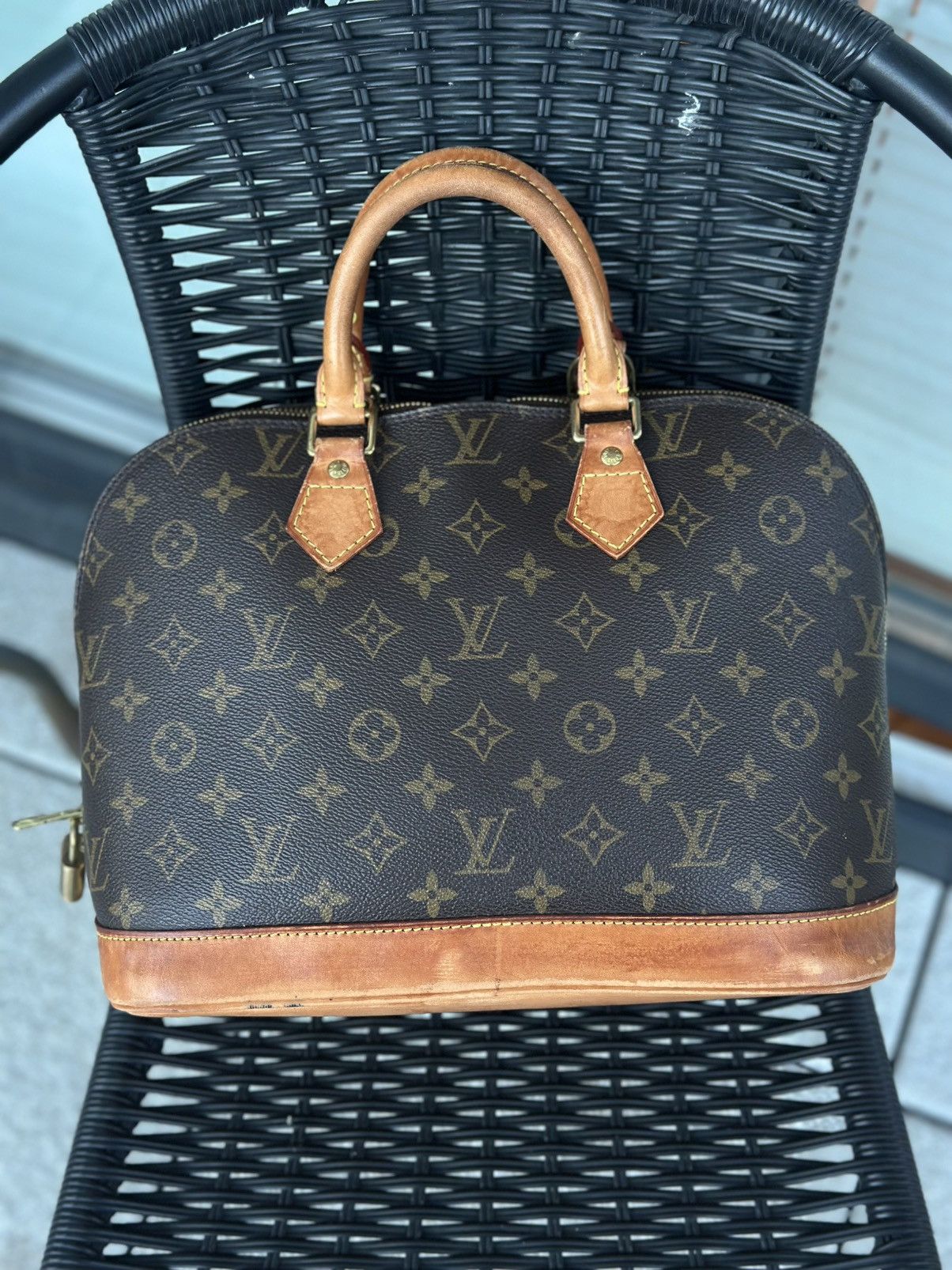 Louis Vuitton Louis Vuitton Alma PM Canvas Brown Monogram Leather Bag Size ONE SIZE - 6 Thumbnail