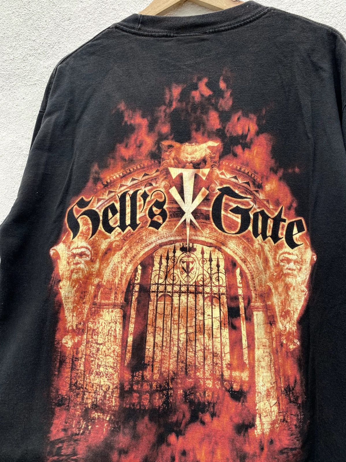 WWE Vintage Rare The Undertaker Hell’s Gate Flame Long Sleeve Size US L / EU 52-54 / 3 - 4 Thumbnail