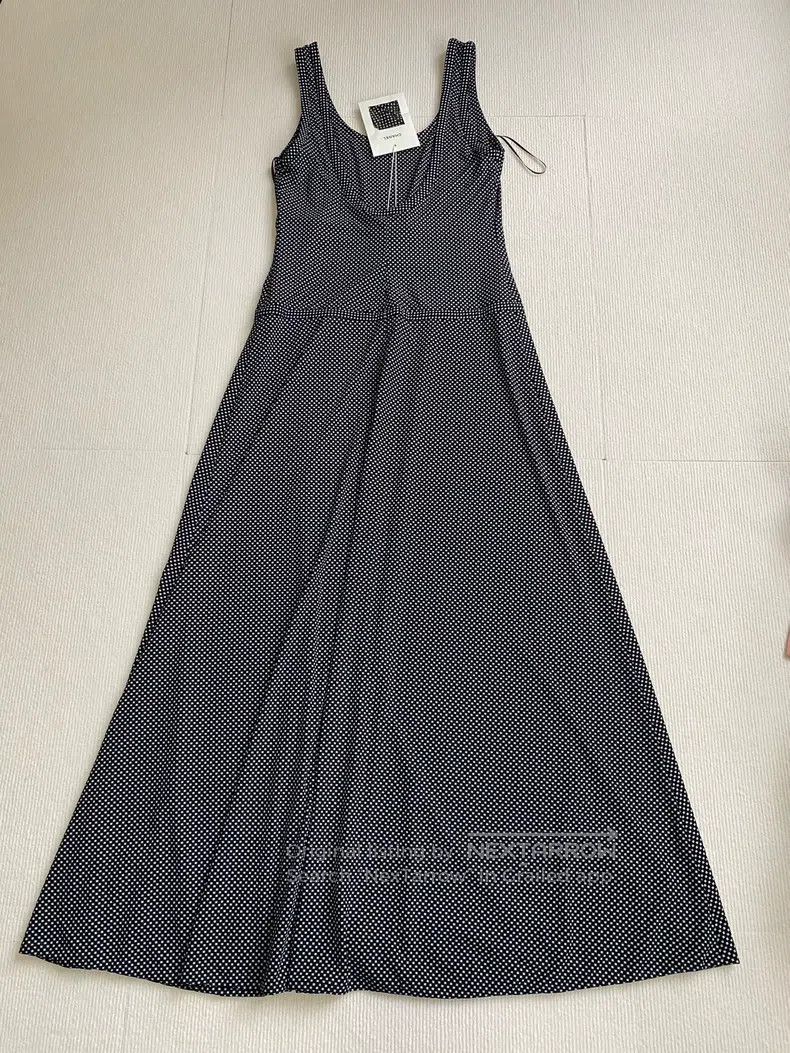 Chanel Chanel Full logo black split long skirt Size XS / US 0-2 / IT 36-38 - 2 Thumbnail