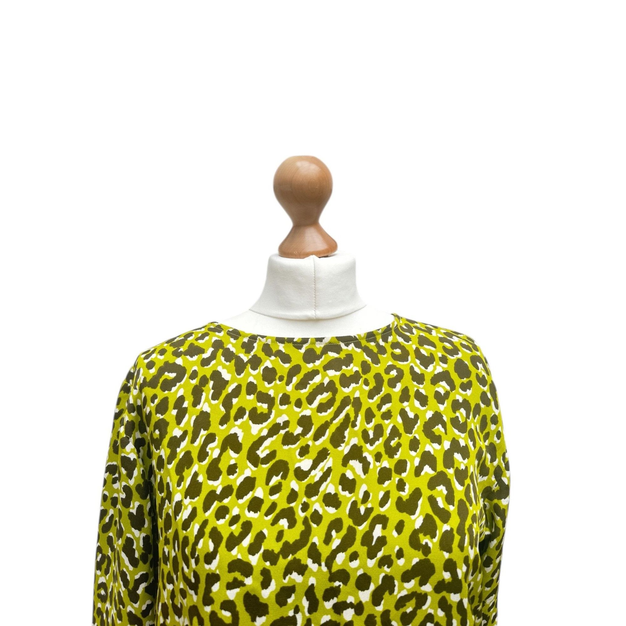 Yves Saint Laurent 1970s Leopard Print Blouse Size M / US 6-8 / IT 42-44 - 2 Thumbnail
