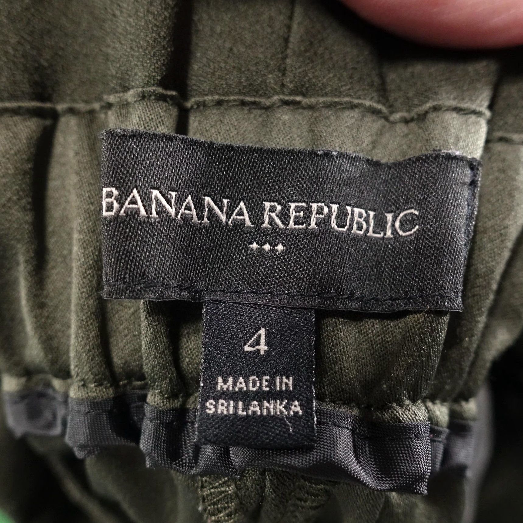 Banana Republic Banana Republic Shorts Womens 4 Green High Rise Pleated Button Waist 27 Inseam 4 Size 27" / US 4 / IT 40 - 5 Thumbnail
