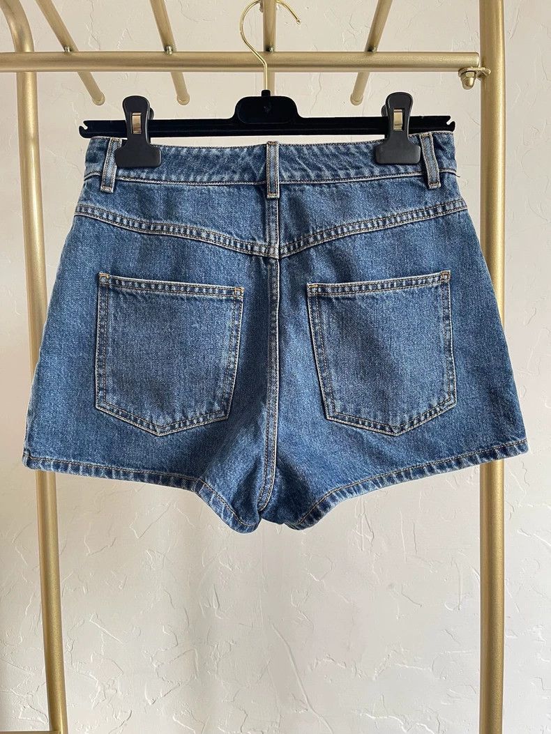 Chanel Chanel 22k denim shorts Size 25" / US 0 / IT 36 - 2 Thumbnail
