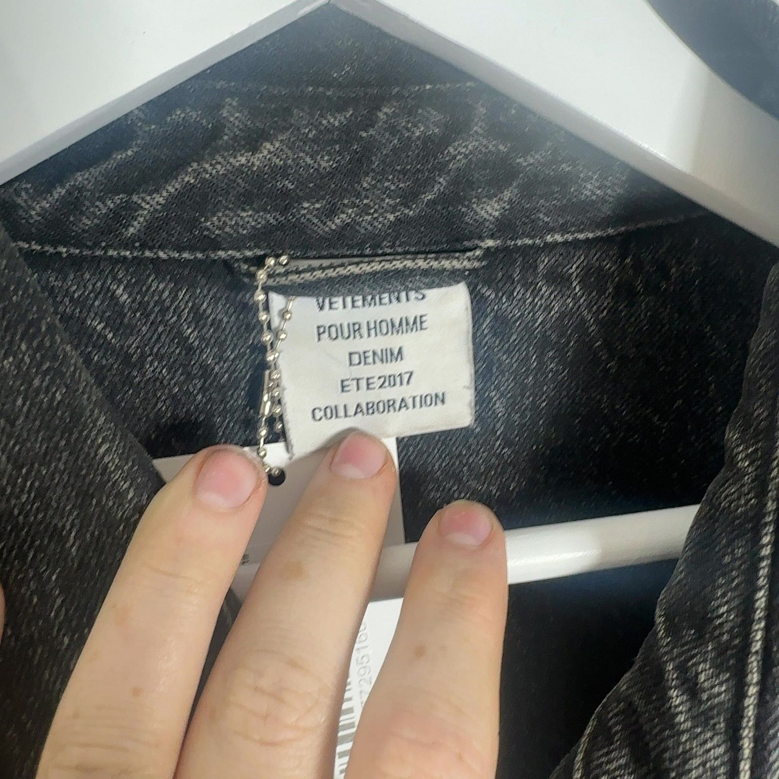 Levi's × Vetements Vetements x Levi's Black Washed Denim Shirt Size 7XL Size US XXL / EU 58 / 5 - 5 Thumbnail