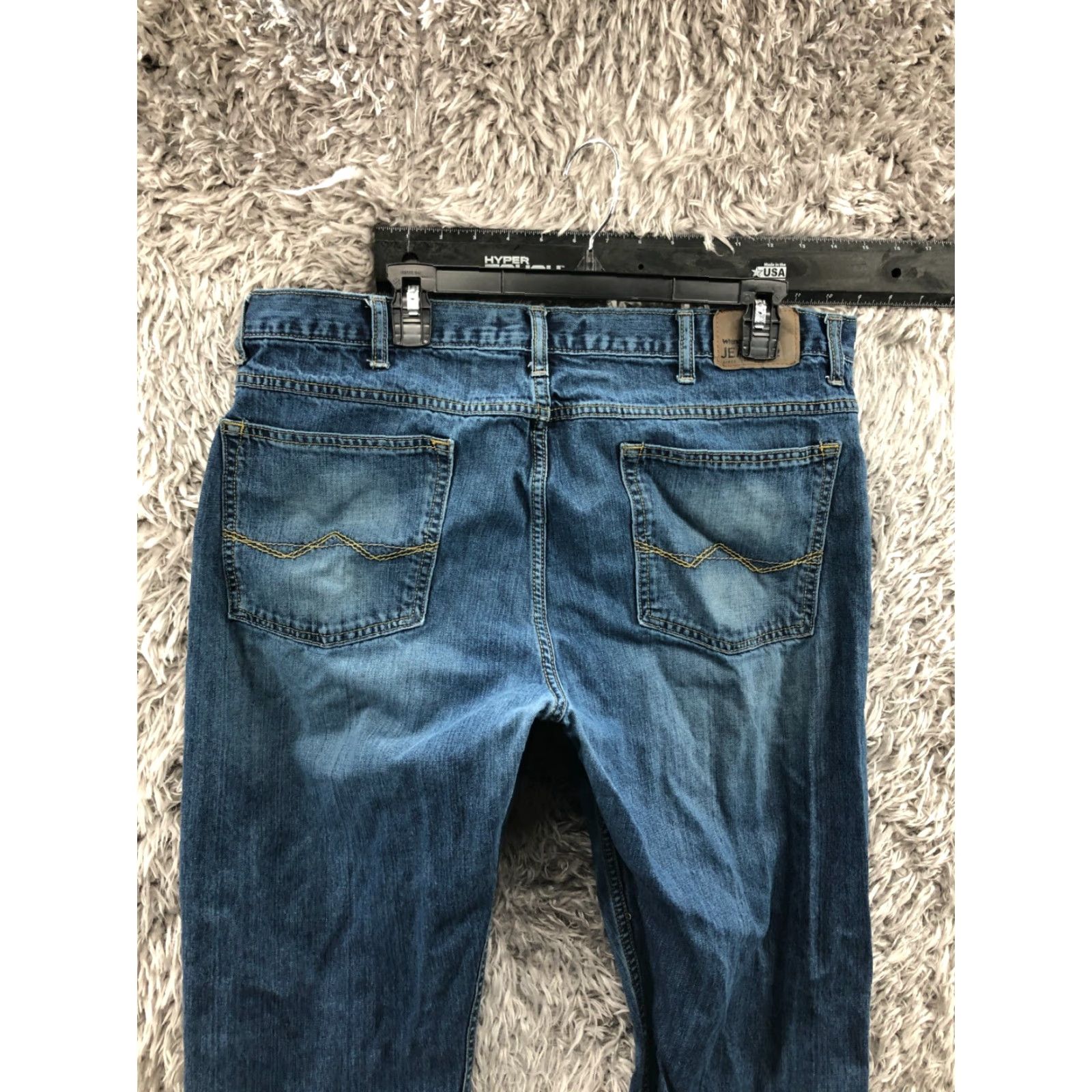 Wrangler Wrangler Jeans Relaxed Straight 36x30 Mens Blue 5-Pocket Denim Belt Loops Regular Vintage: No (remove N/A) Size US 36 / EU 52 - 7 Thumbnail