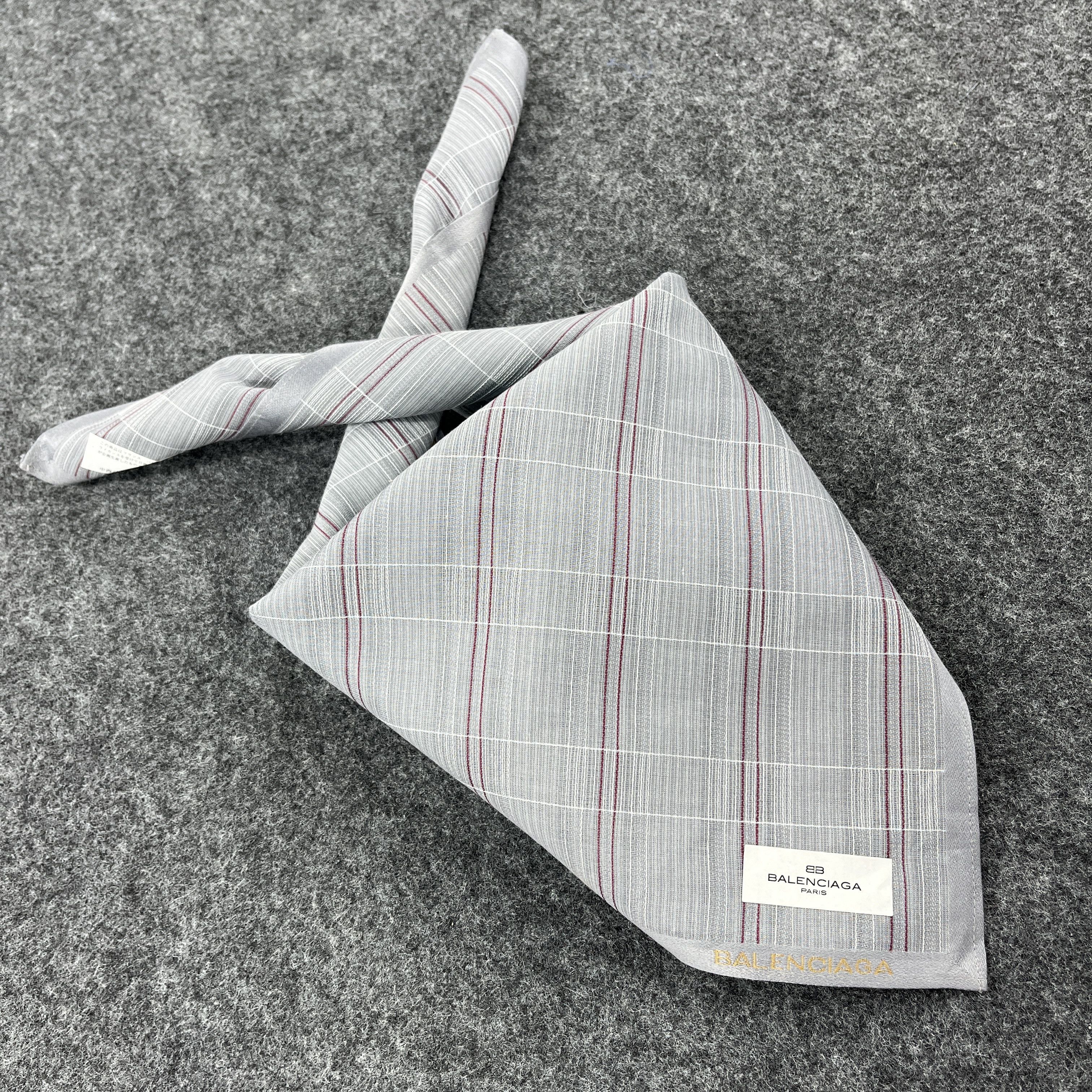 Vintage Balenciaga Handkerchief / Bandana / Neckerchief B201 Size ONE SIZE - 10 Thumbnail