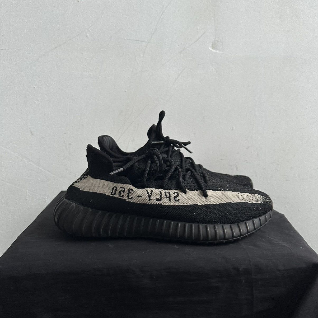Adidas × Kanye West Yeezy 350 V2 Oreo 2016 Size US 11 / EU 44 - 1 Thumbnail