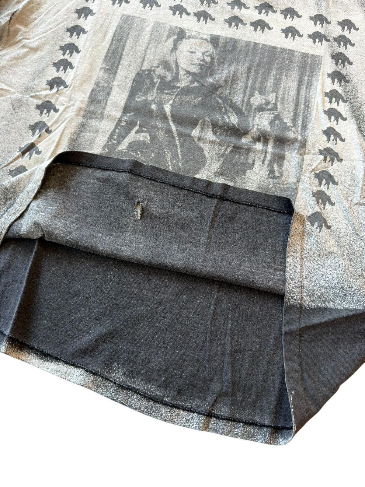 Vintage *RARE* 1990s 90s VINTAGE JULIE NEWMAN CATWOMAN RARE AOP TEE Size US XL / EU 56 / 4 - 7 Thumbnail