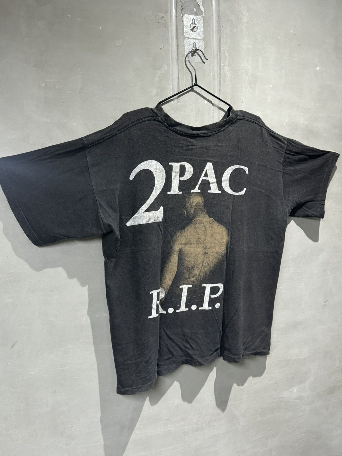Rap Tees × Vintage Vintage 90s tupac shakur memorial rap tee Size US XL / EU 56 / 4 - 13 Thumbnail