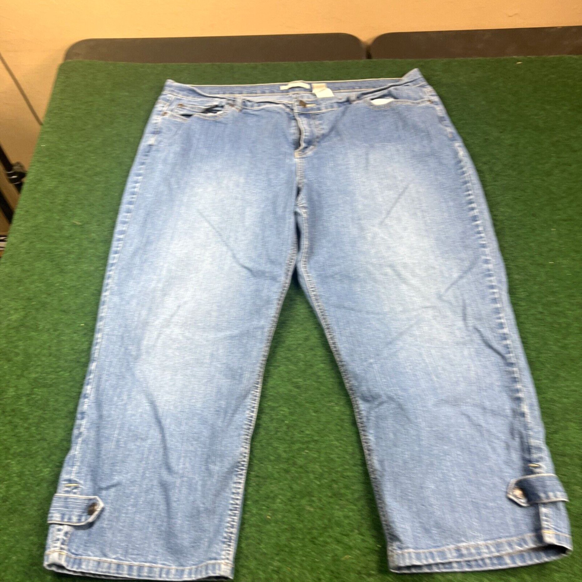 Vintage CRAZY HORSE Jeans Womens 18 Blue Denim Pants Jeans Capri Style Measures 36x22 Size 40" / US 18 - 1 Thumbnail