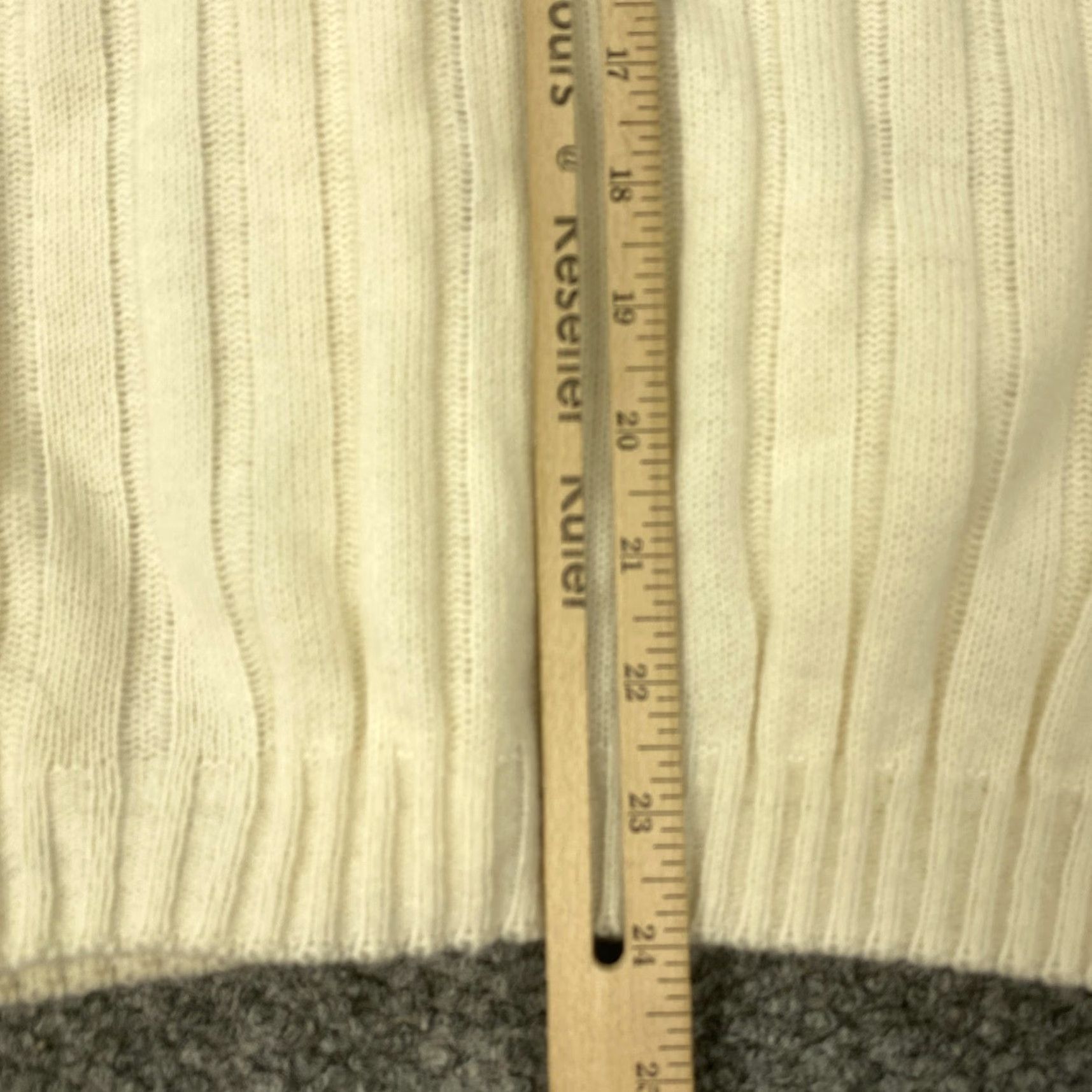 Vintage VINTAGE Kate Collins Sweater Vest Men Medium Ivory Knit Acrylic V-Neck Button USA Size US M / EU 48-50 / 2 - 7 Thumbnail