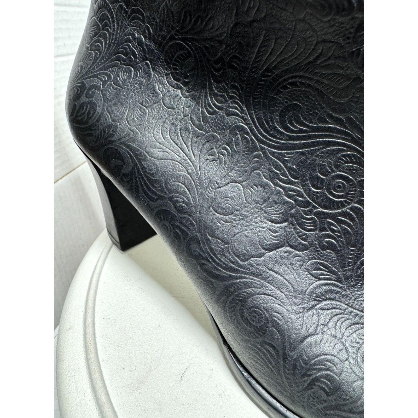 Vintage A Marinelli Archer Tooled Embossed Leather Boots Black Women 7.5M 38 Size US 8 / IT 38 - 3 Thumbnail