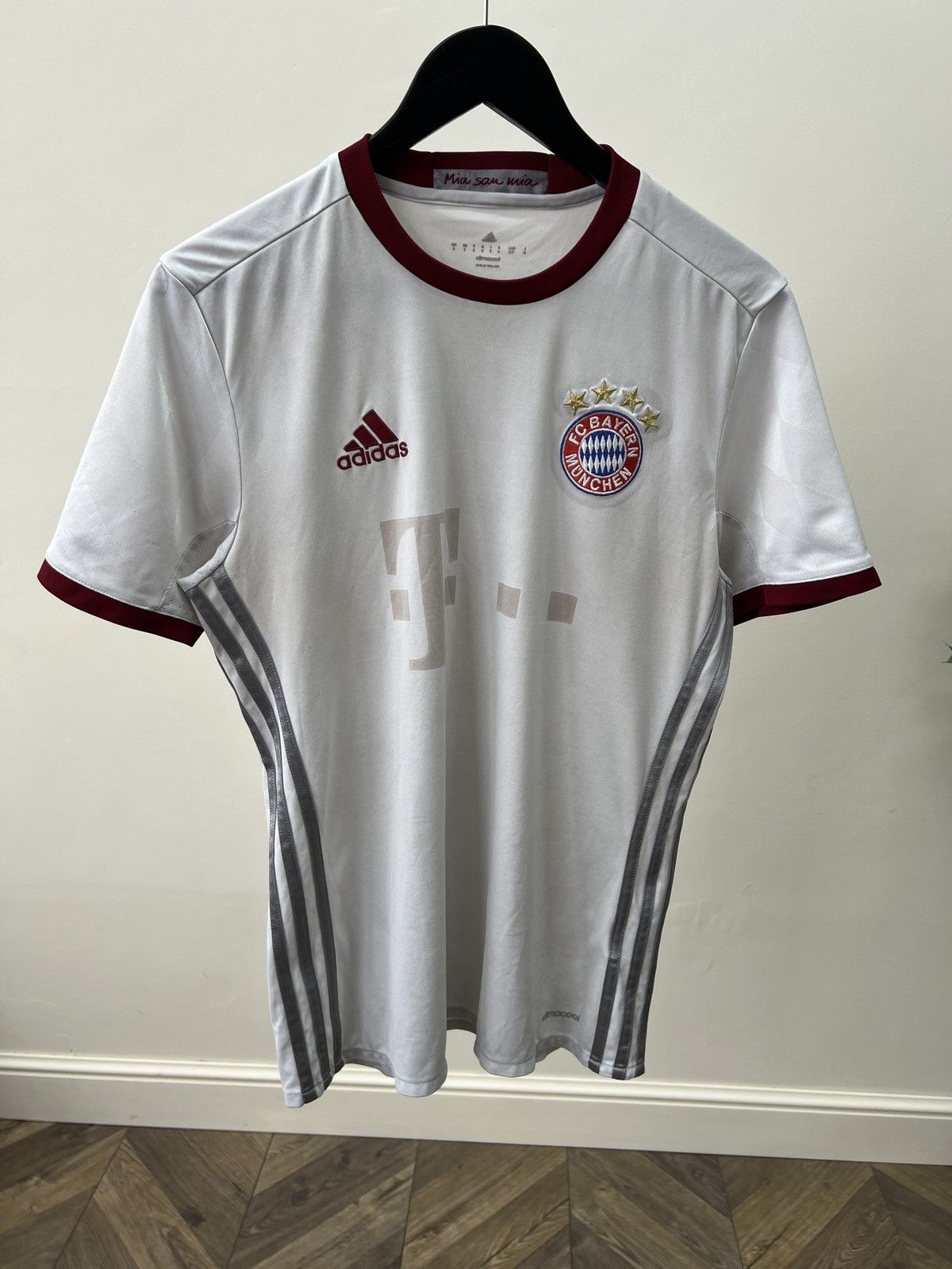 Adidas BAYERN MUNICH 2016 2017 THIRD SHIRT FOOTBALL SOCCER JERSEY Size US S / EU 44-46 / 1 - 2 Thumbnail