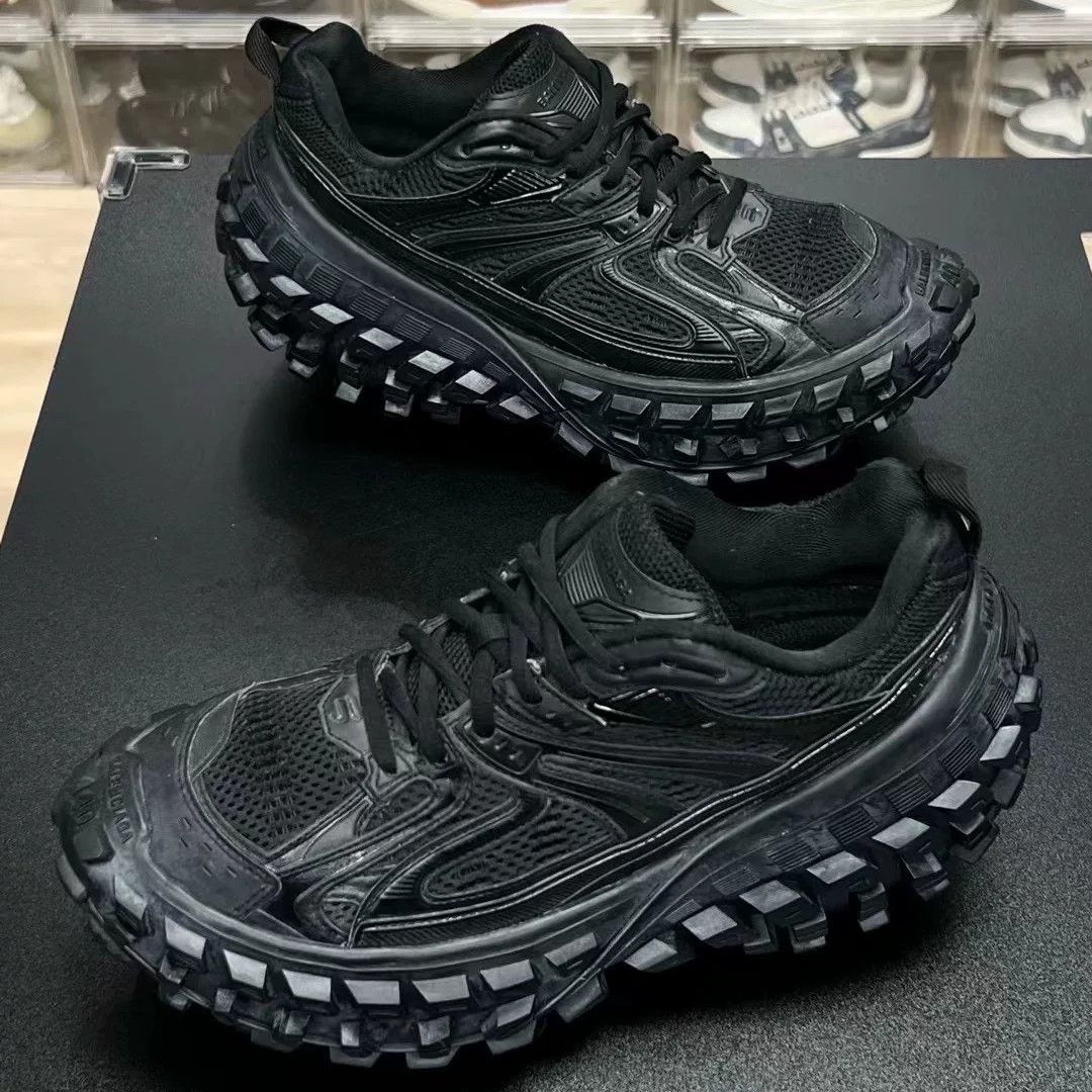 Balenciaga Balenciaga Black Shoes Low Top Size US S / EU 44-46 / 1 - 1 Thumbnail