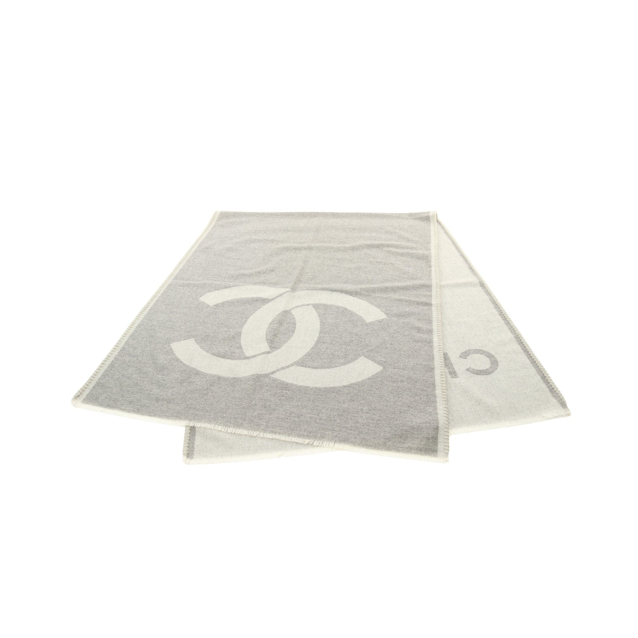 Chanel Chanel Coco Mark Stall Shawl Cashmere Gray Size ONE SIZE - 1 Thumbnail