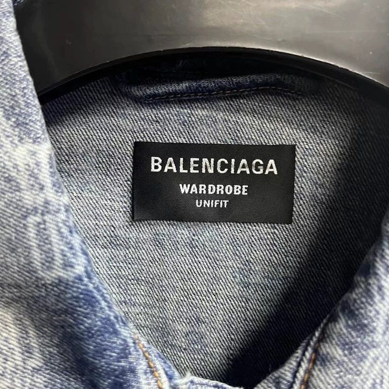 Balenciaga Balenciaga blue logo full print single breasted lapel denim Size US M / EU 48-50 / 2 - 3 Thumbnail