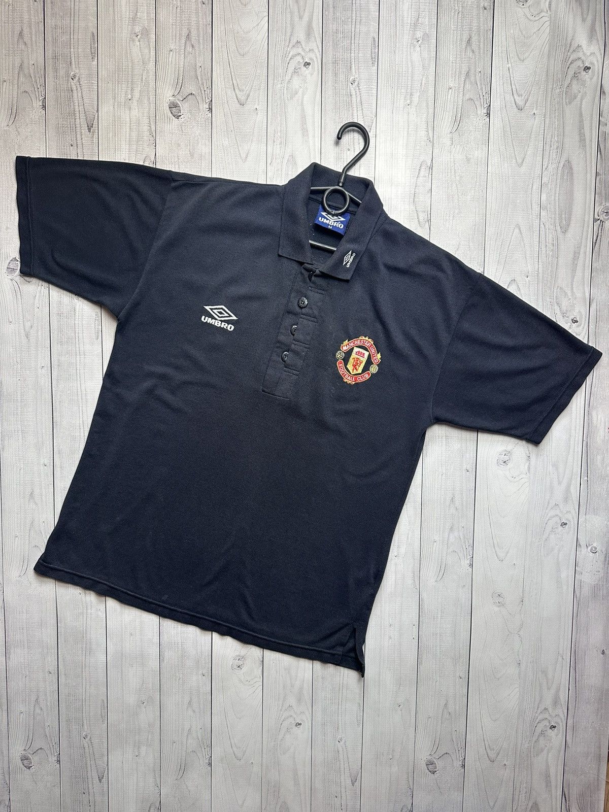 Umbro × Vintage Vintage Umbro soccer jersey Manchester United size M Size US M / EU 48-50 / 2 - 1 Thumbnail