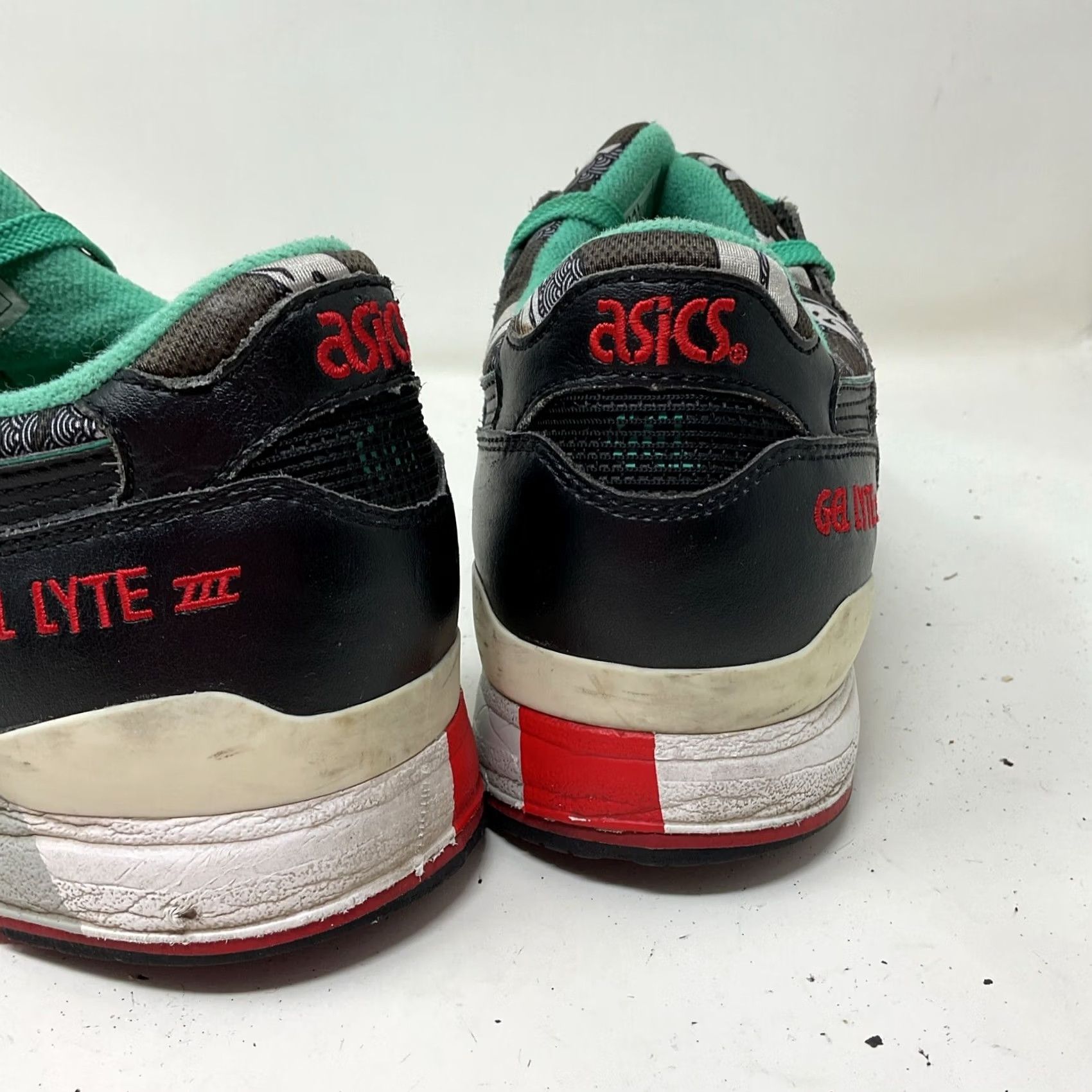 Asics ASICS GEL-Lyte III Future Camo Sneaker Men 10.5 Black Multi-Color Cracking Scuffing Size US 11 / EU 44 - 7 Thumbnail
