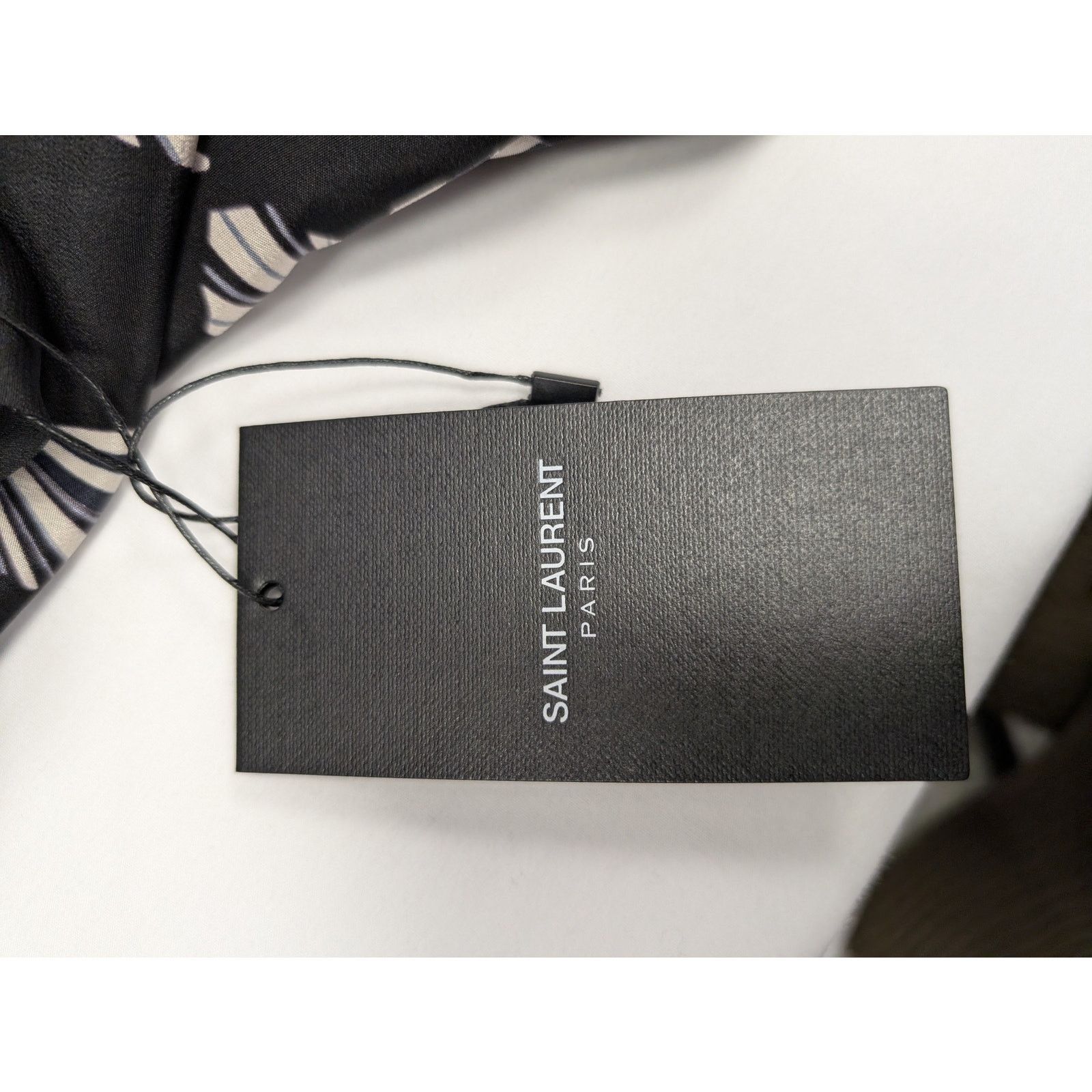 Saint Laurent Paris o1rshd1 Imprime Fleur Origami Half sleeve Shirt in Noir Size US S / EU 44-46 / 1 - 15 Thumbnail