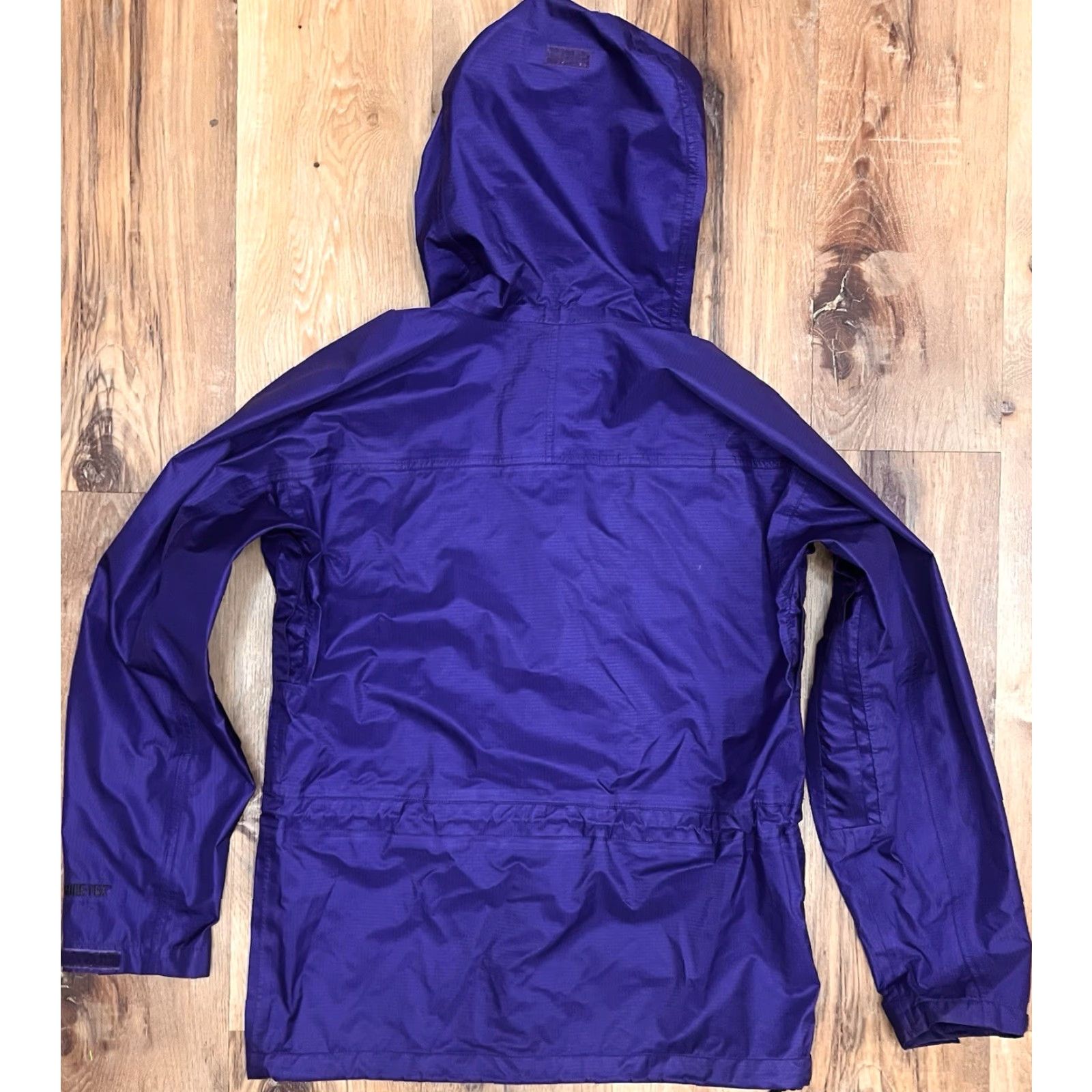 The North Face VINTAGE The North Face Gore-Tex Mountain Shell Jacket Mens S Purple Windproof Waterproof 90s Outdoor Parka Size US S / EU 44-46 / 1 - 4 Thumbnail