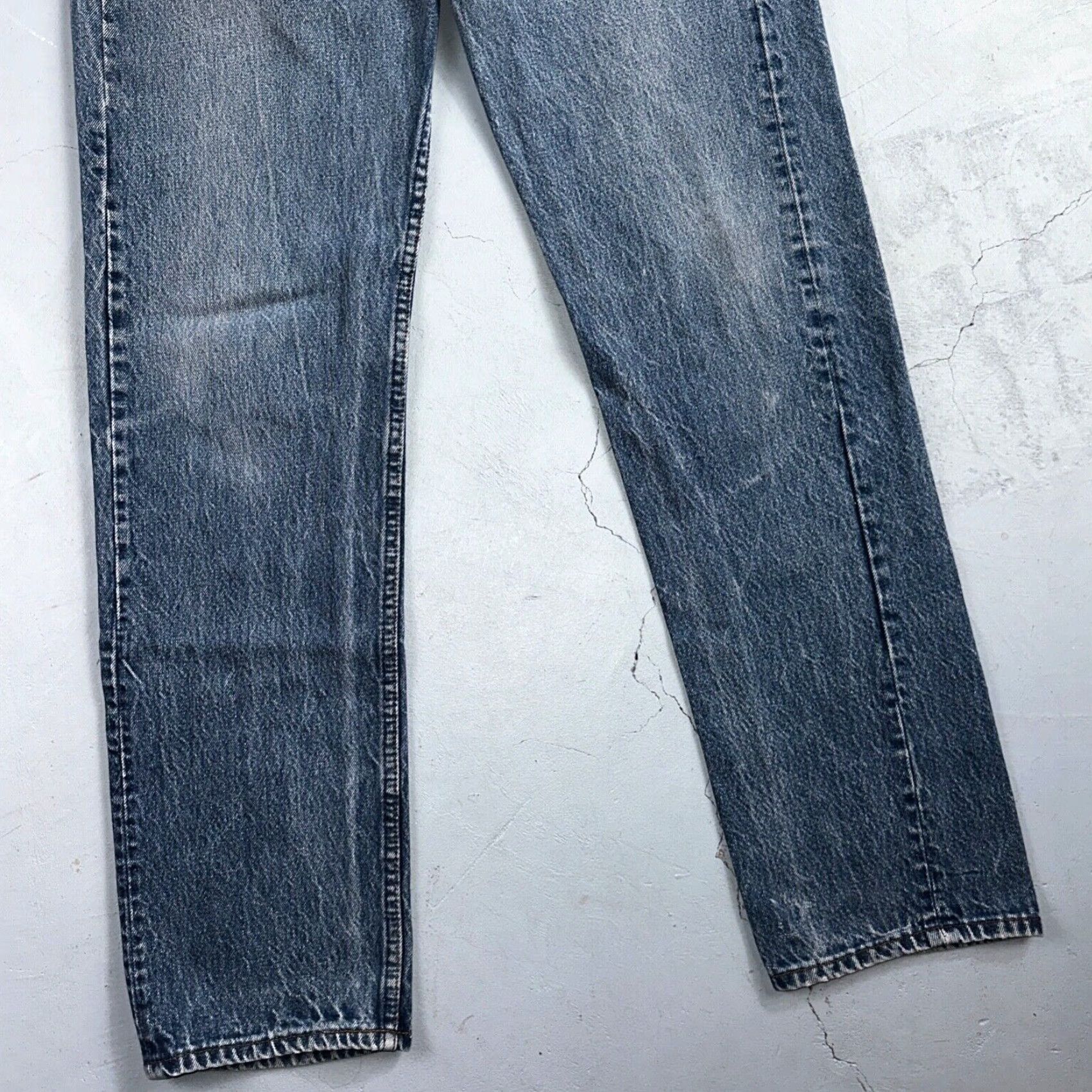 Levi's VINTAGE Levi's 501 Jeans 31x32 Light Wash Straight Leg Classic Mid Rise Men's 80s Blue Size US 31 - 3 Thumbnail
