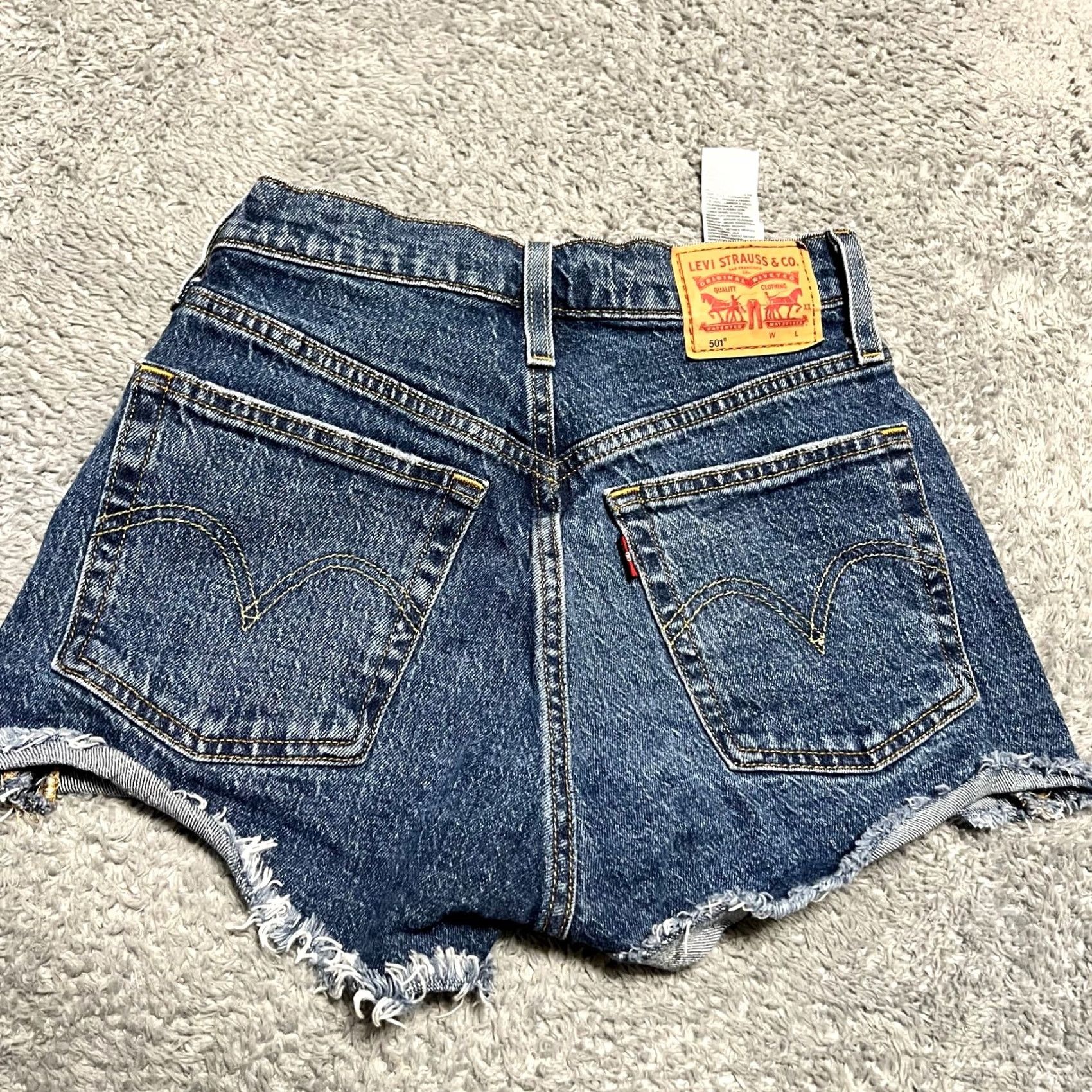 Levi's VINTAGE Levis 501 Jean Shorts Womens 24 Button Fly Jorts Short Jeans Blue Womens 24x2 Cut-Off Stylesight Size 42" / US 20 - 3 Thumbnail
