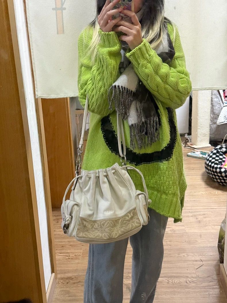 Loewe loewe Lambskin tassel drawstring bucket bag 2503-Nextarrow Size ONE SIZE - 2 Thumbnail