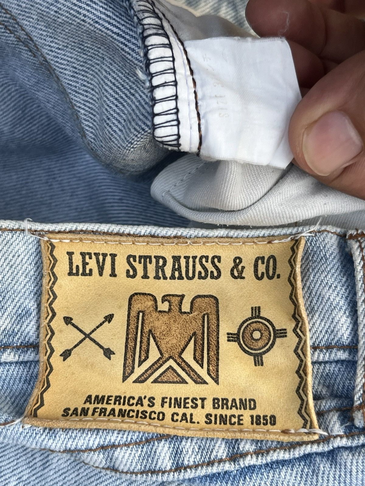 Levi's Vintage Y2K Levi’s Big E Blue Washed Apache Barrel Jeans Size US 29 - 12 Thumbnail