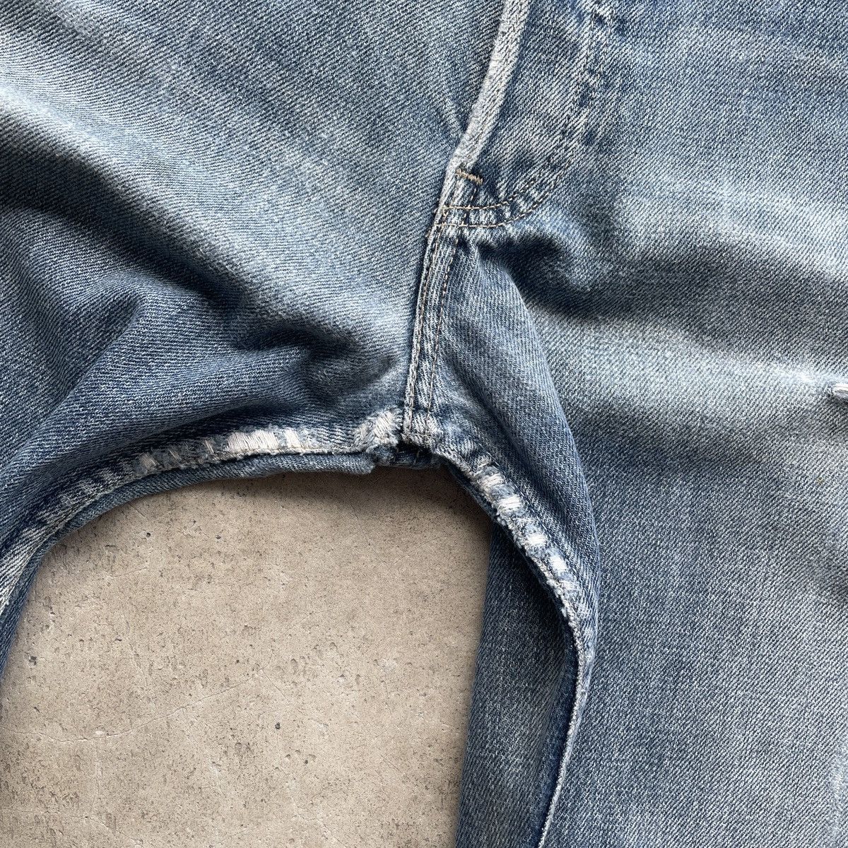 Levi's Vintage Levi’s 501 Faded Distressed Jeans Pants Denim W32 Size US 32 / EU 48 - 10 Thumbnail