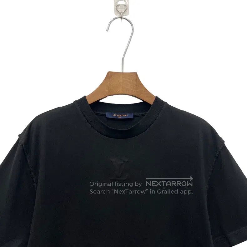 Louis Vuitton Louis Vuitton Black embossed short sleeves Size US S / EU 44-46 / 1 - 3 Thumbnail