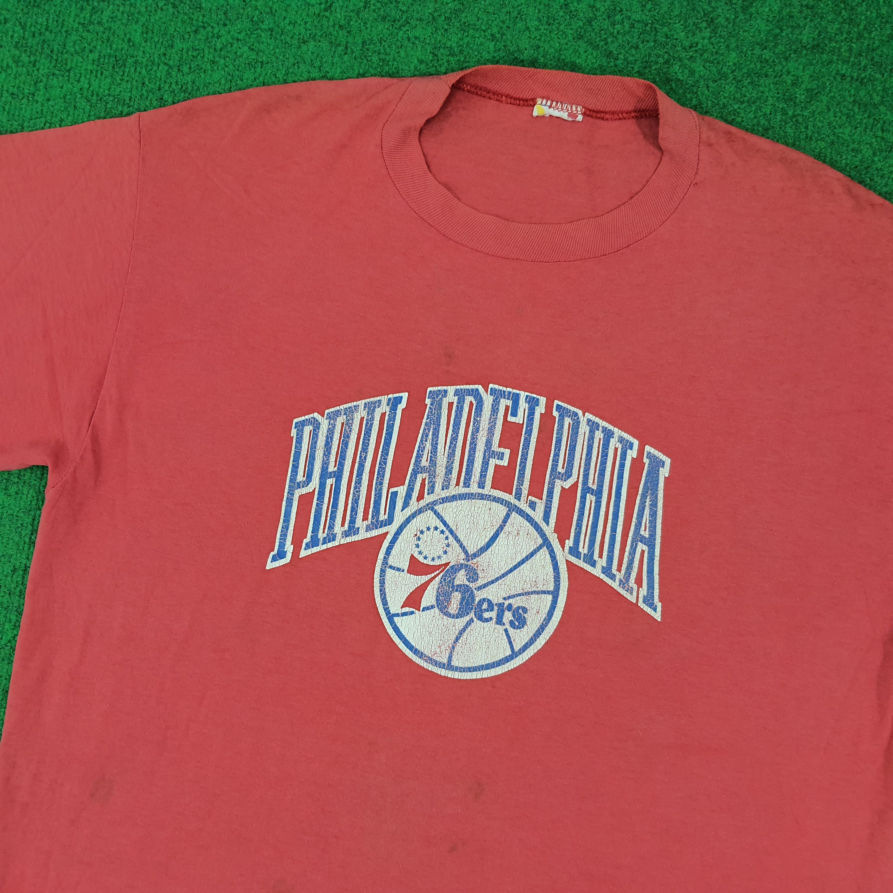 Vintage Vintage 90s Philadelphia 76ers NBA Basketball Tshirt C276N52 Size US L / EU 52-54 / 3 - 2 Thumbnail