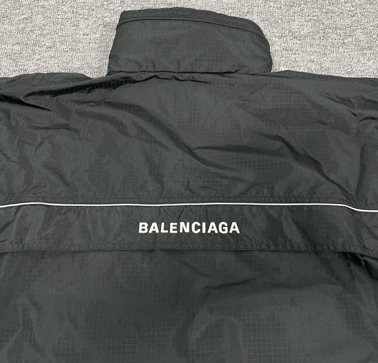 Balenciaga Balenciaga front and back embroidered logo half-zip jacket Size US S / EU 44-46 / 1 - 4 Thumbnail
