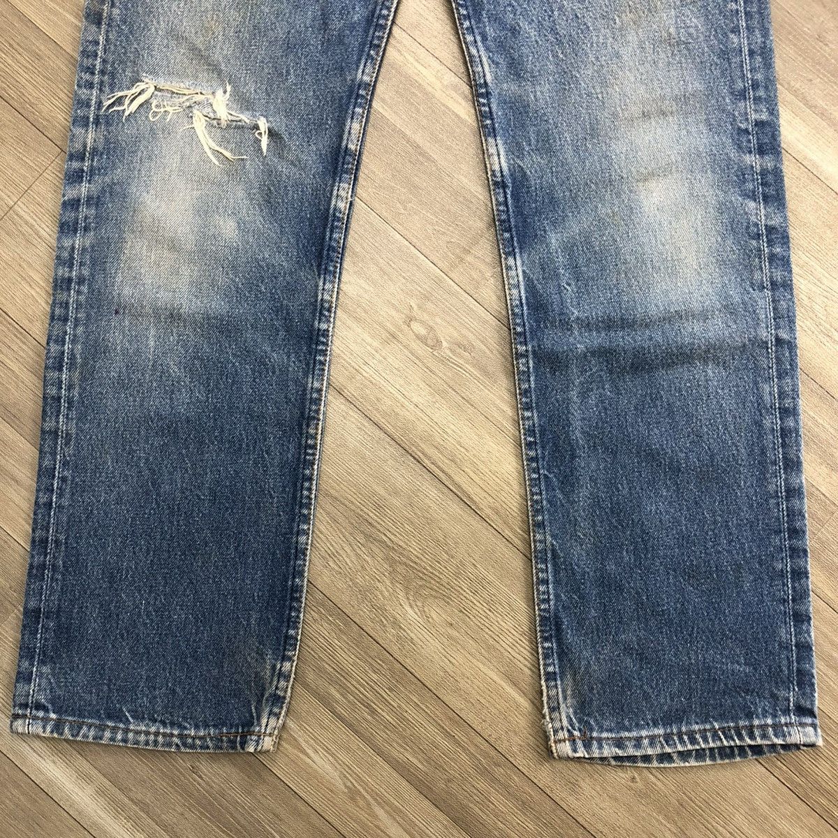Levi's × Levi's Vintage Clothing 🇺🇸70’s Vintage Levis 501 29x32 Straight Leg Distressed Jeans Size US 29 - 8 Thumbnail