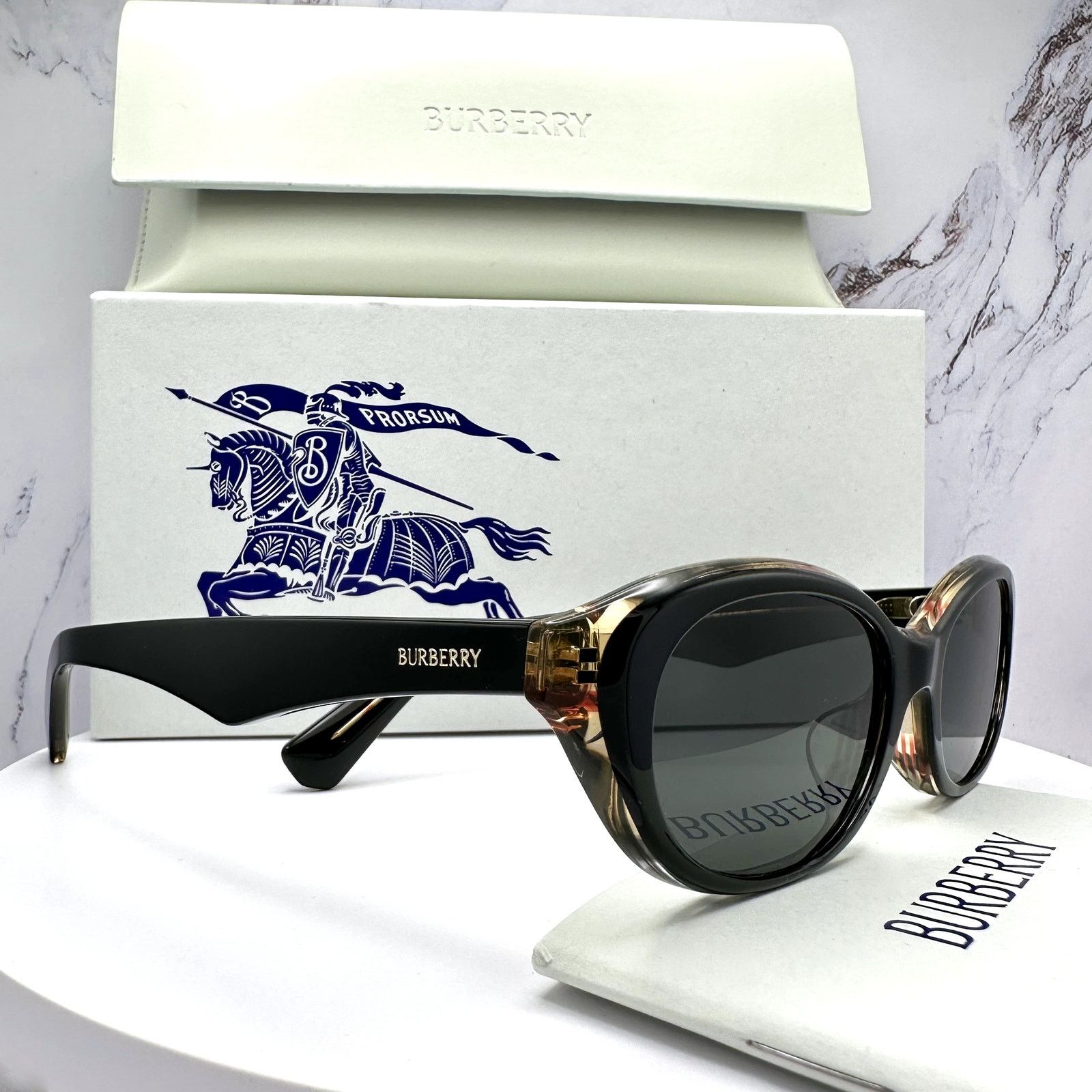Burberry New Burberry Sunglasses Black Vintage Check Oval Gold Logo Size ONE SIZE - 6 Thumbnail