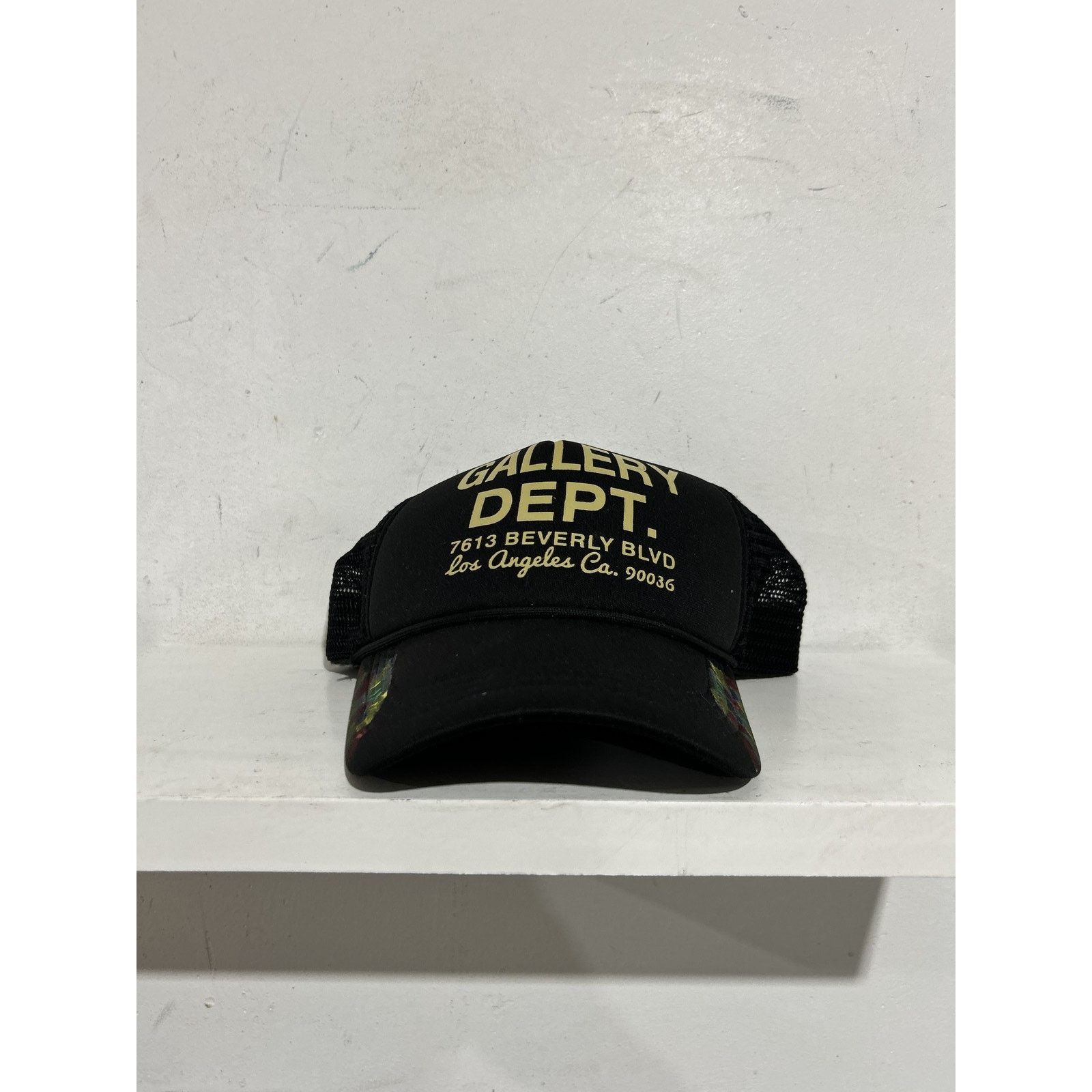 GALLERY DEPT. LOGO BLACK PAINT TRUCKER CAP PREOWNED