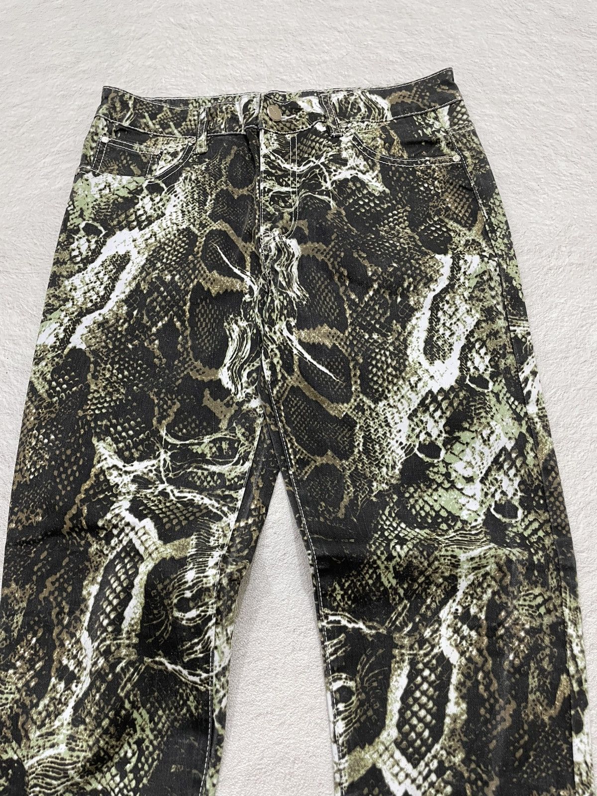 Le Grande Bleu (L.G.B.) 2000s Snake Print Denim Pants Y2K Streetwear Size US 29 - 3 Thumbnail