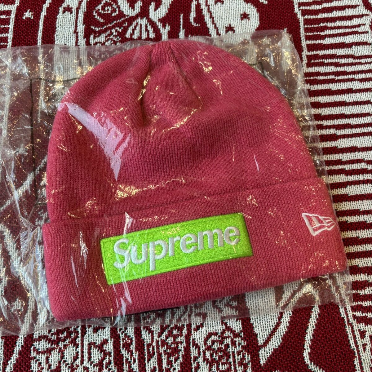 New Era × Supreme FW17 Supreme New Era Box Logo Beanie Magenta Size ONE SIZE - 7 Thumbnail