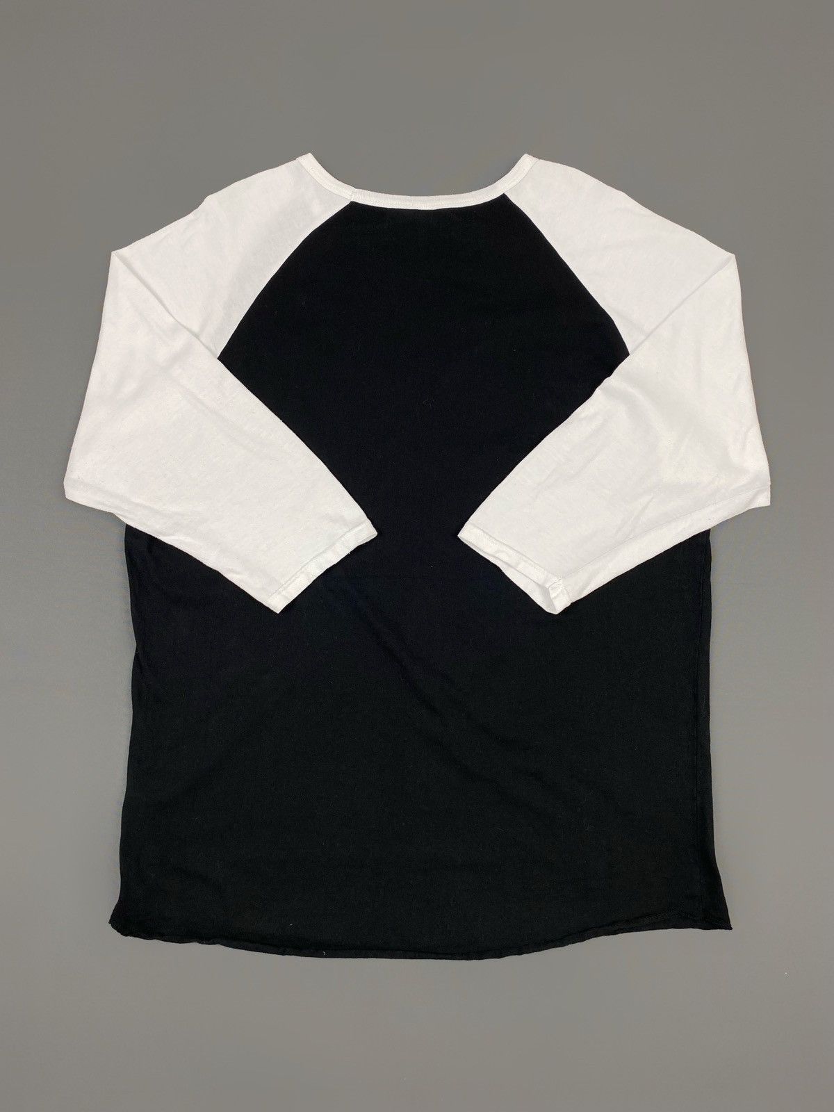 Band Tees 2000’s Vintage Foo Fighters Two Tone Raglan 3/4 Sleeve Tee Size US XXL / EU 58 / 5 - 8 Thumbnail