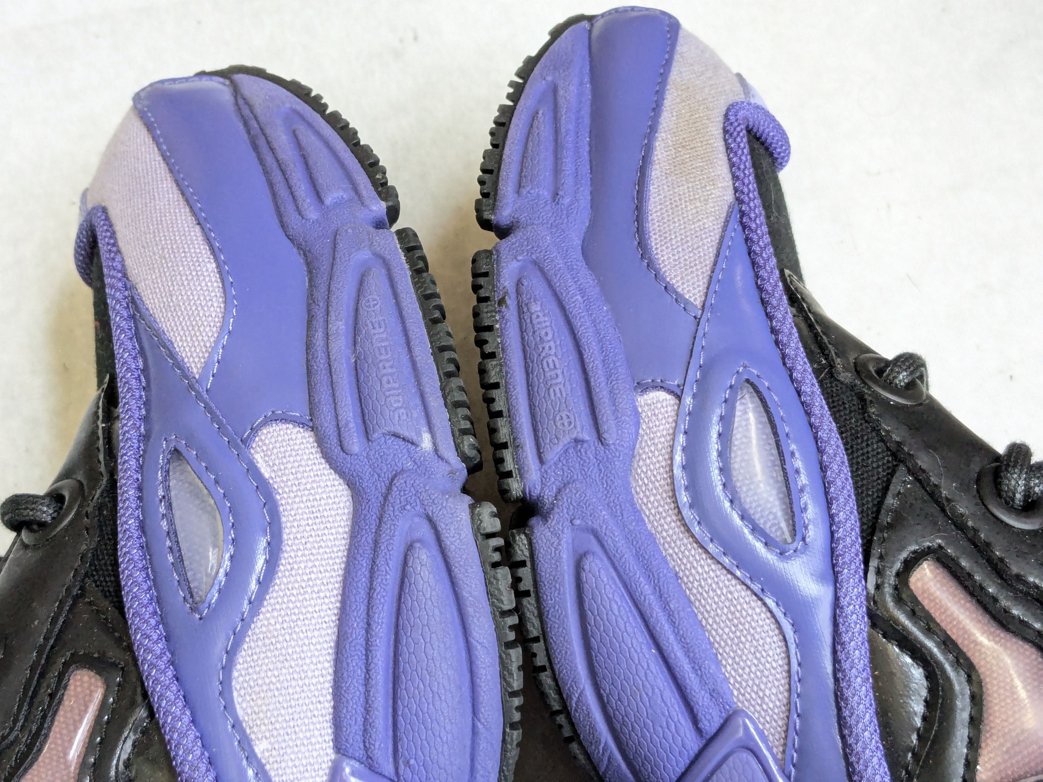 Adidas × Raf Simons Raf simons x adidas ozweego Size US 9.5 / EU 42-43 - 9 Thumbnail