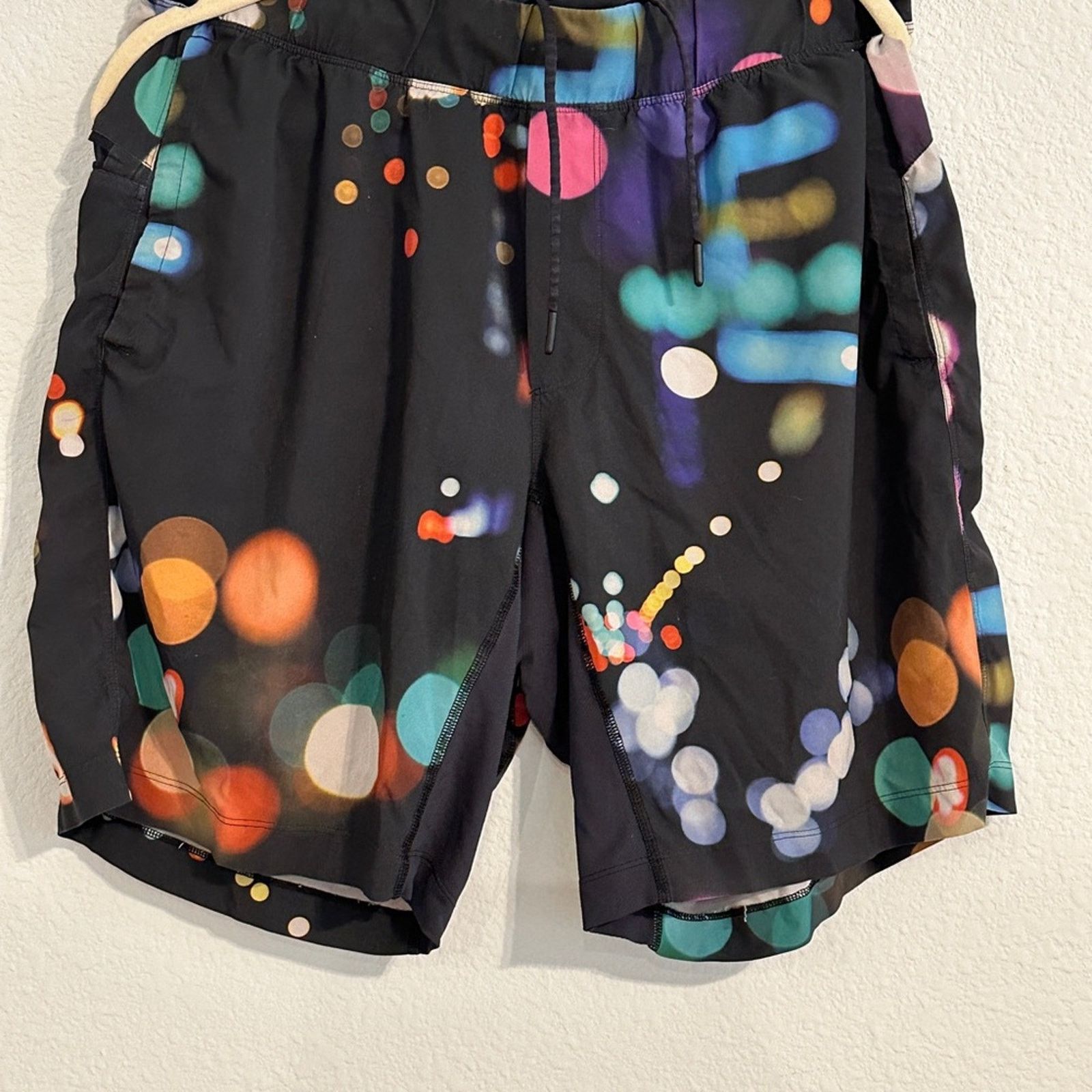 Lululemon Black LULULEMON Men's Athletic Shorts Size US 38 / EU 54 - 1 Thumbnail