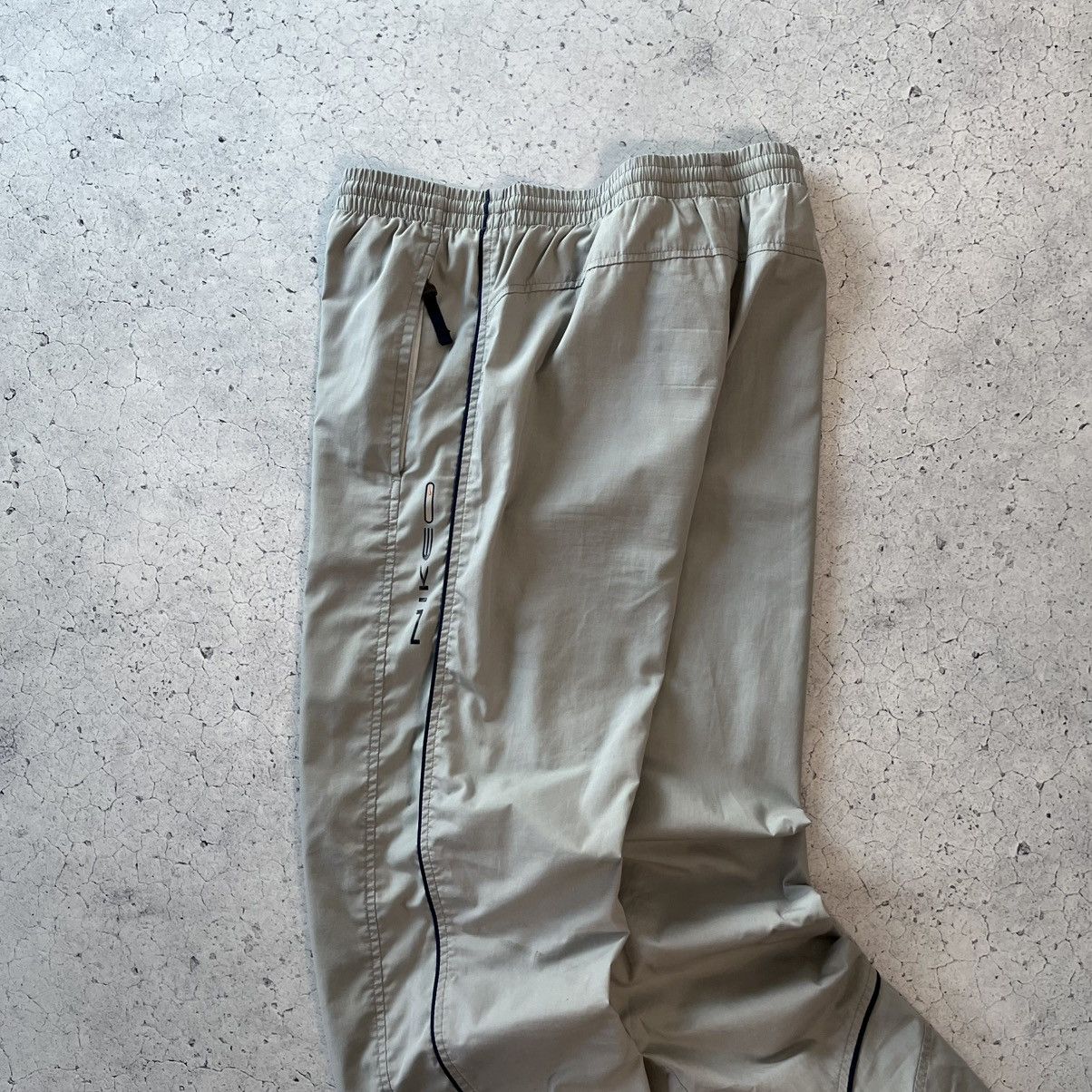 Nike Nike Track Swoosh Pants Vintage Nylon Joggers Streetwear Size US 30 / EU 46 - 8 Thumbnail