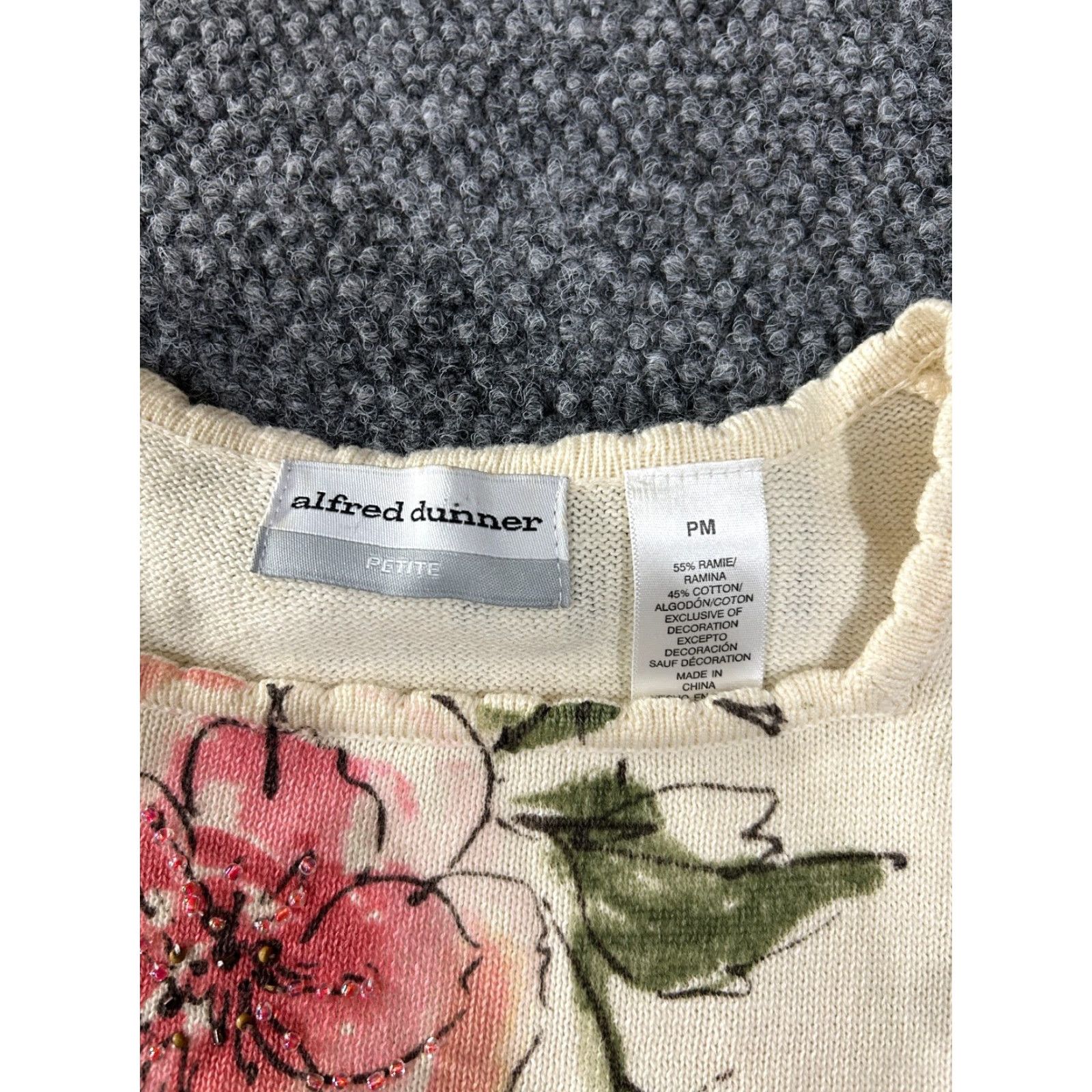 Vintage Alfred Dunner Blouse Womens Petite Medium Beige Floral Short Sleeve Crew Neck Pullover Knit Cotton Ramie Regular Stretch Vintage No N/A Size M / US 6-8 / IT 42-44 - 3 Thumbnail